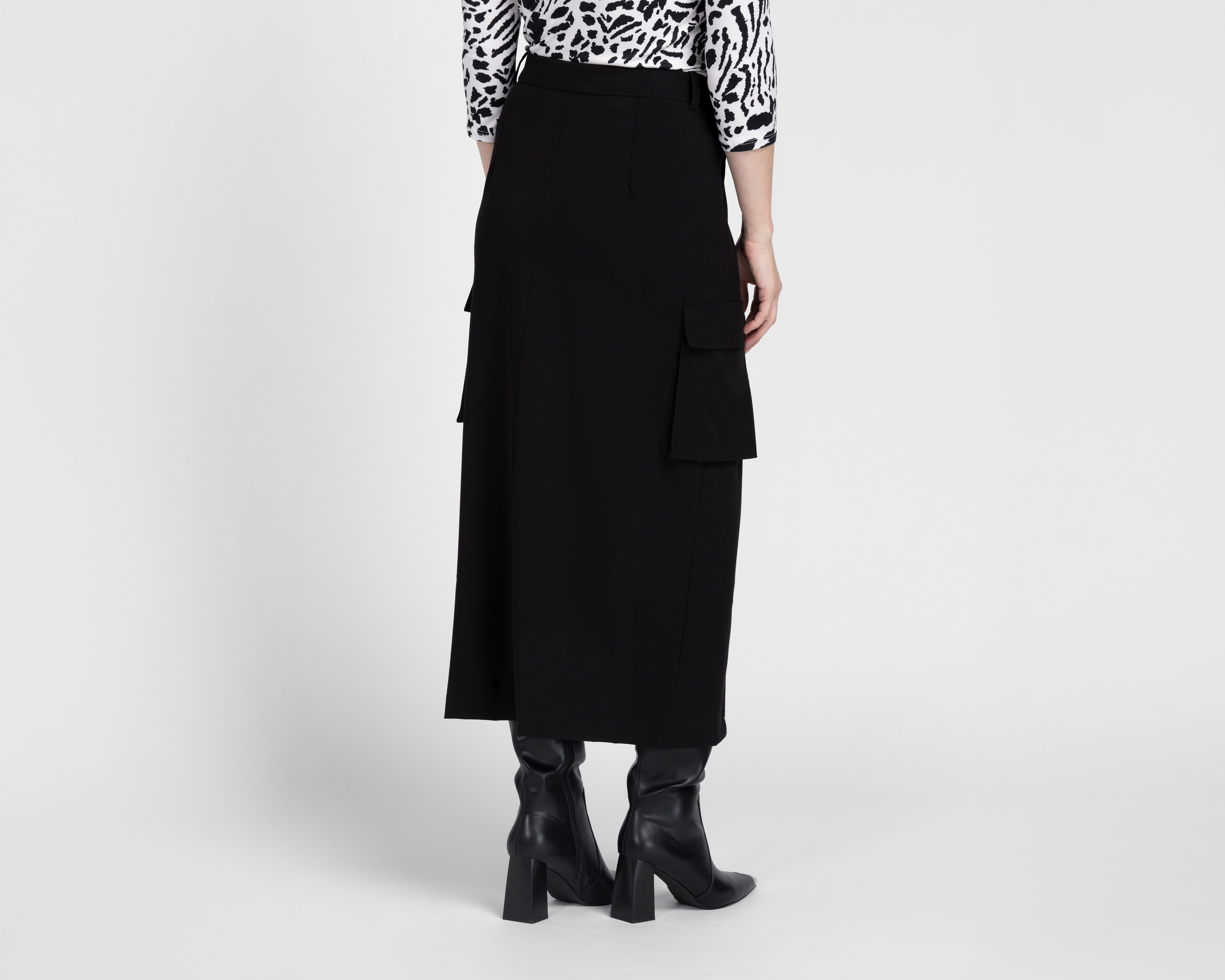 Foto 4 pulgar | Foto 3 | Falda Midi Sahara Negra para Mujer