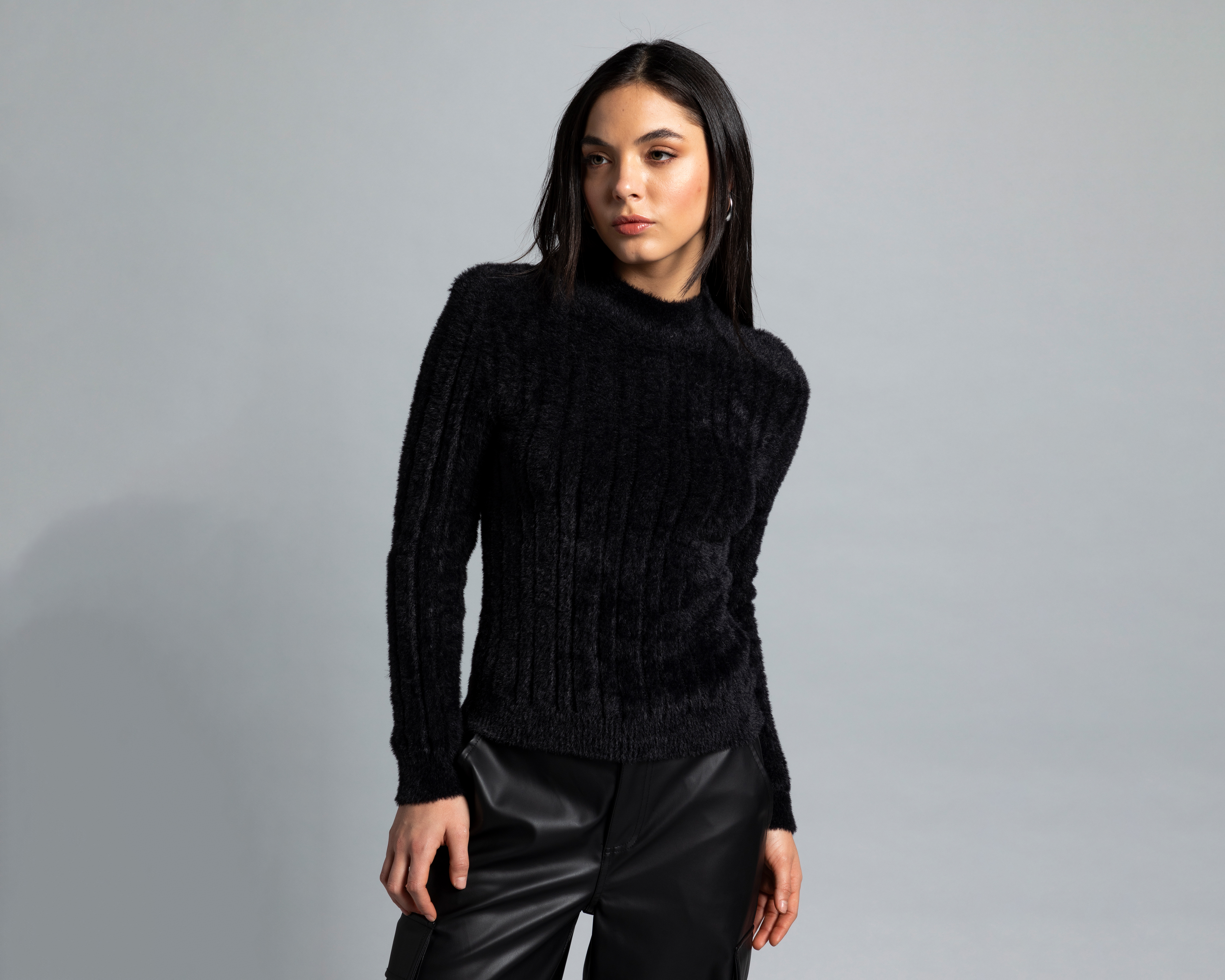 Foto 2 pulgar | Foto 1 | Suéter Negro Thinner para Mujer