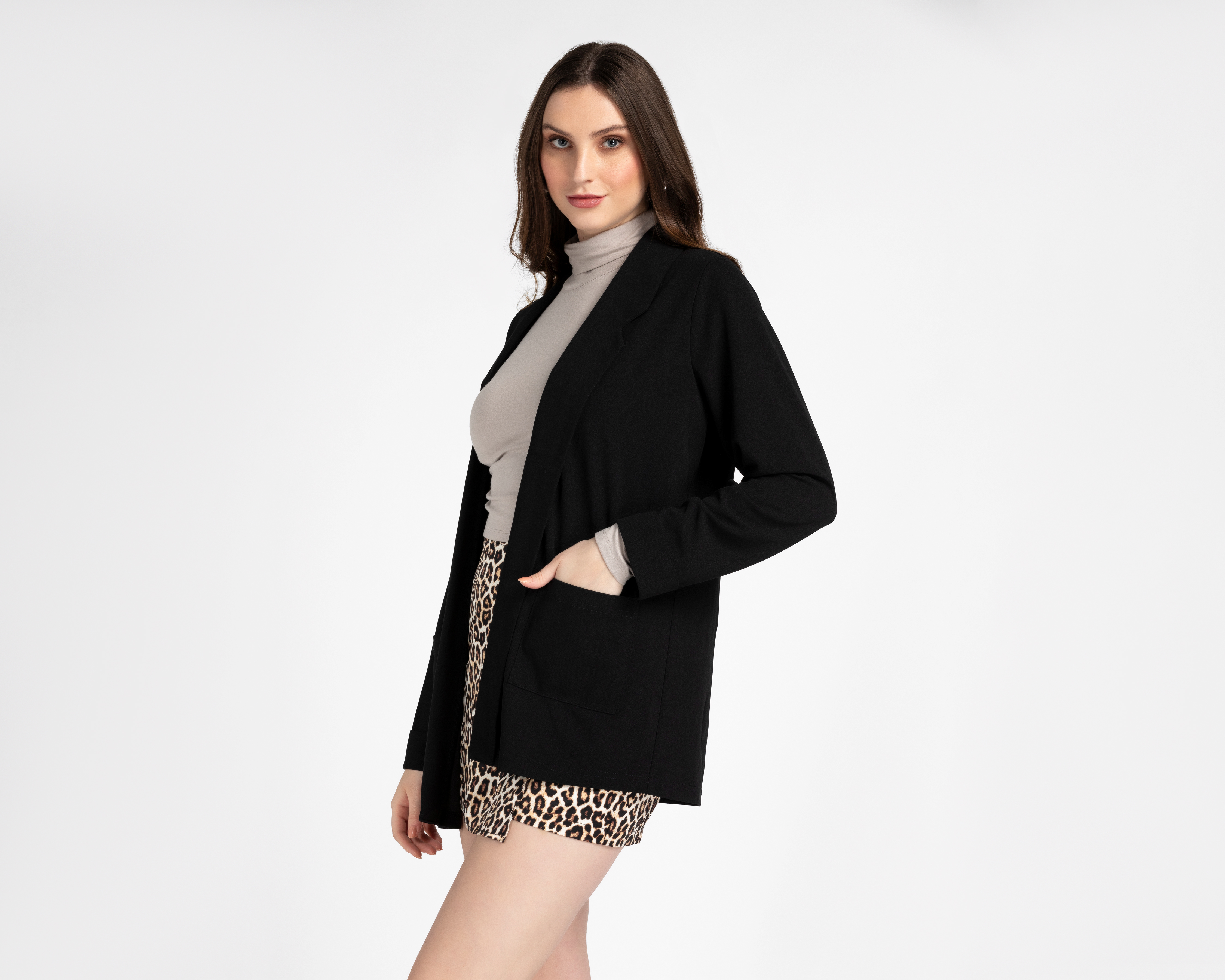 Foto 2 pulgar | Foto 1 | Blazer Negro Sahara para Mujer