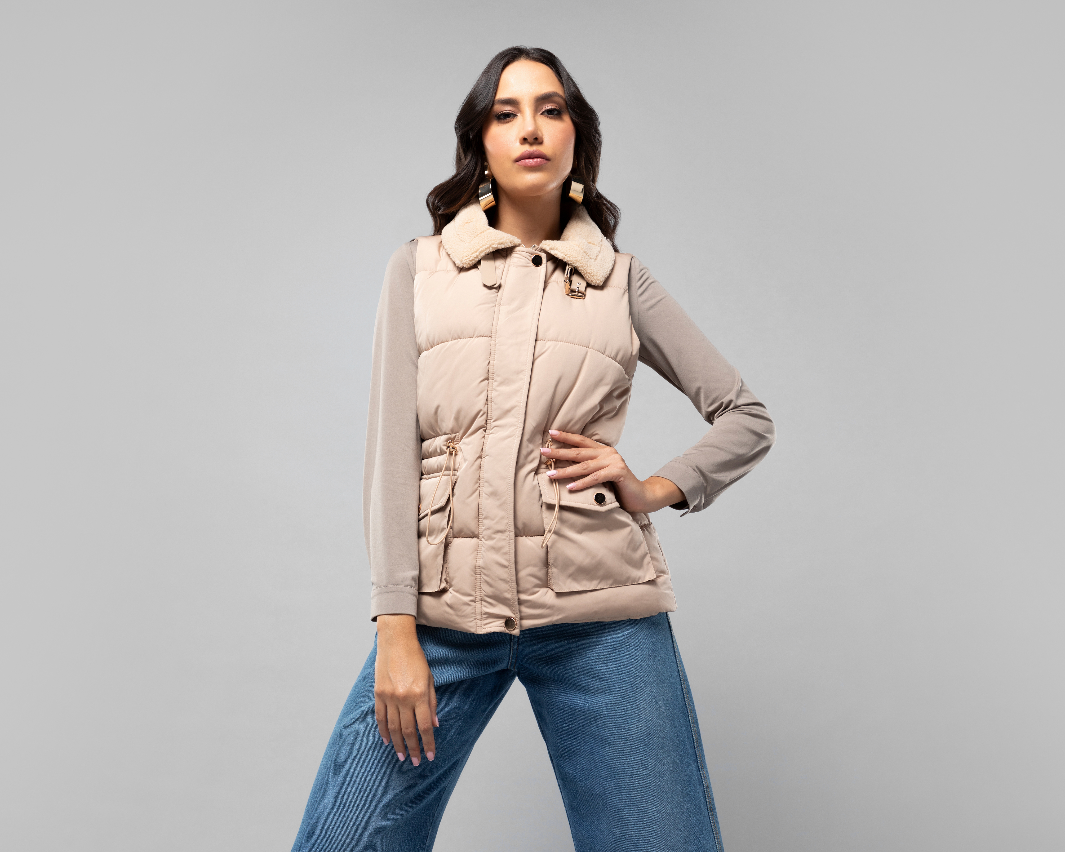 Foto 2 pulgar | Foto 1 | Chaleco Capitonado Jennifer Lopez para Mujer