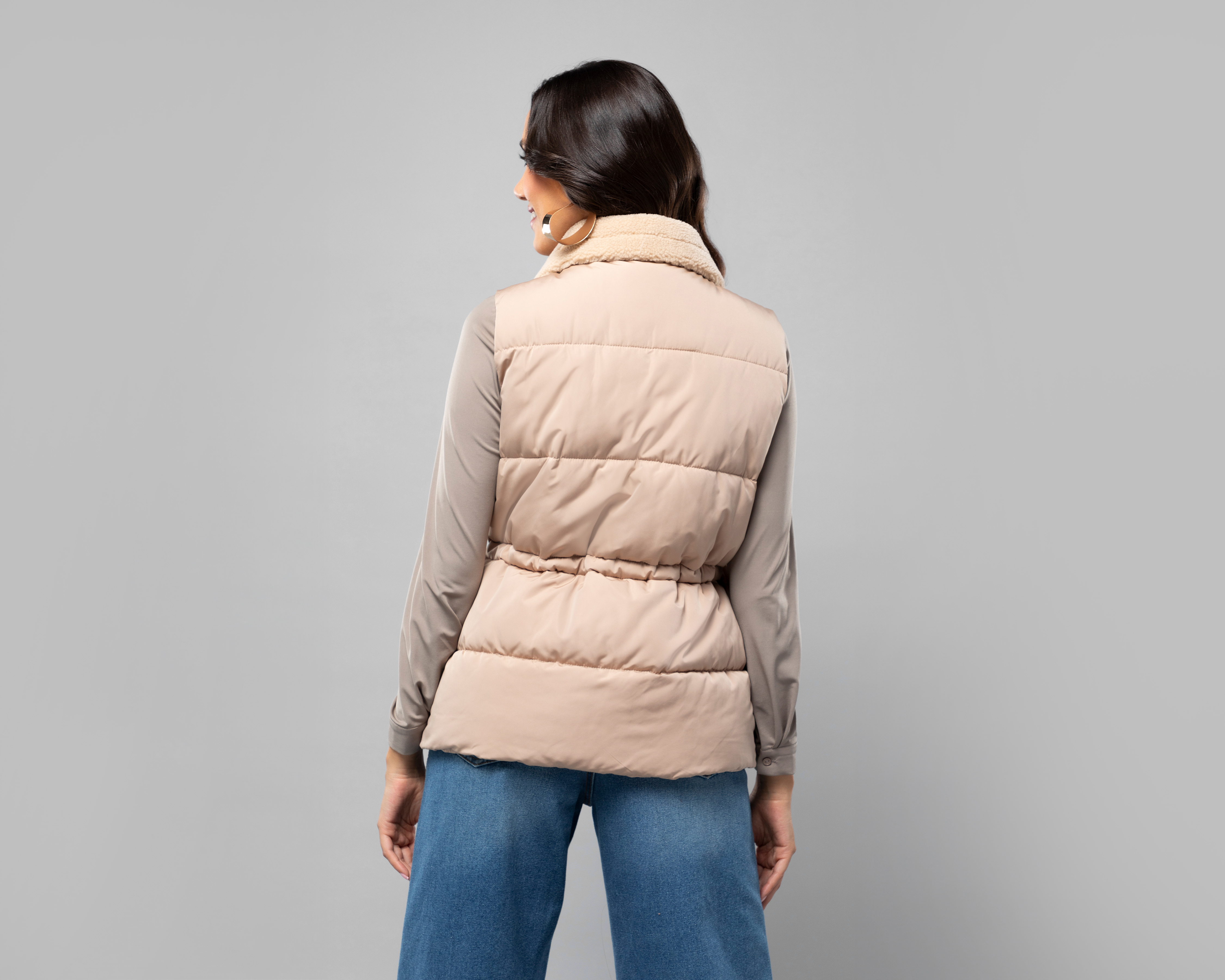 Foto 4 pulgar | Foto 3 | Chaleco Capitonado Jennifer Lopez para Mujer