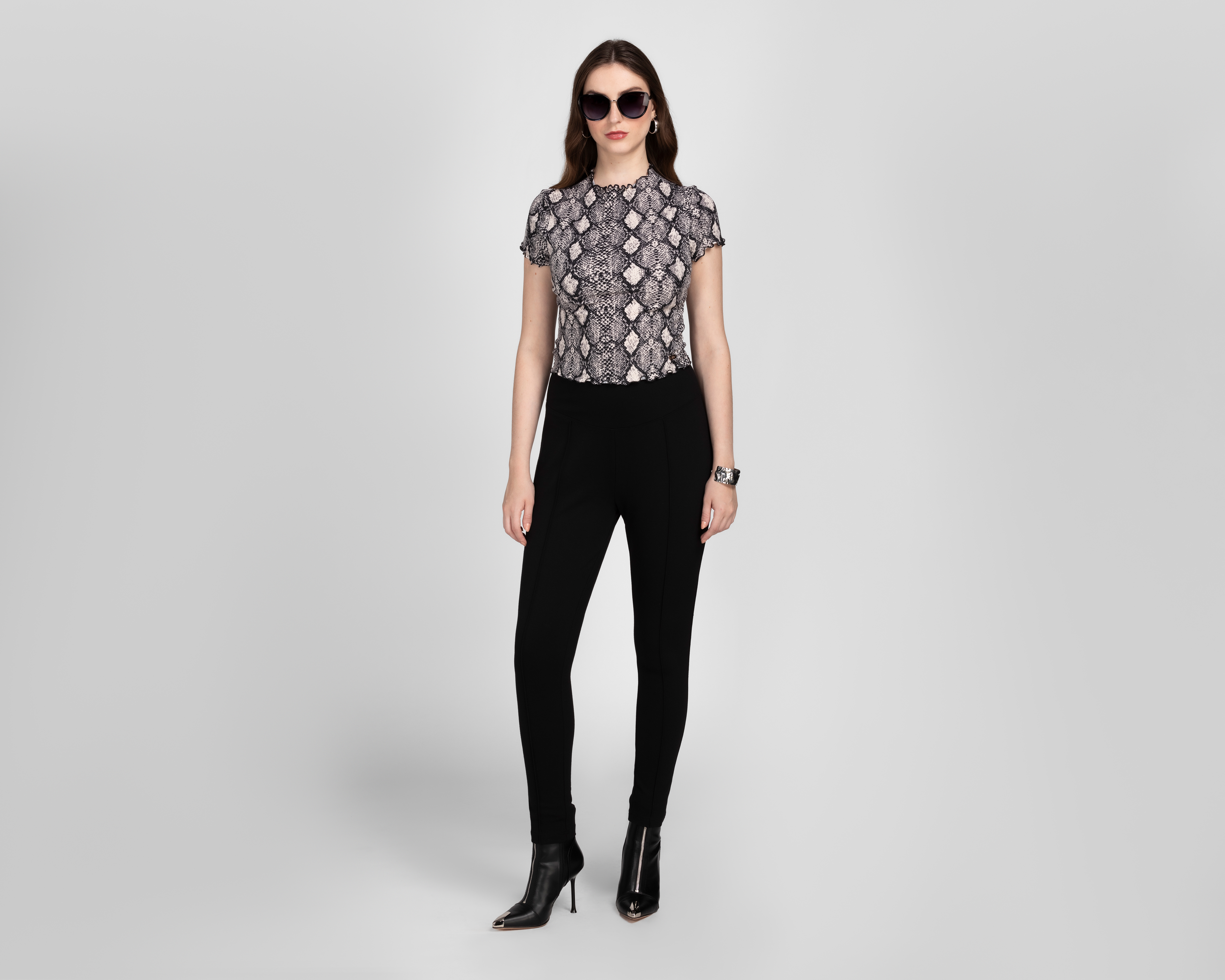 Foto 3 pulgar | Foto 2 | Leggings Negros Sahara para Mujer