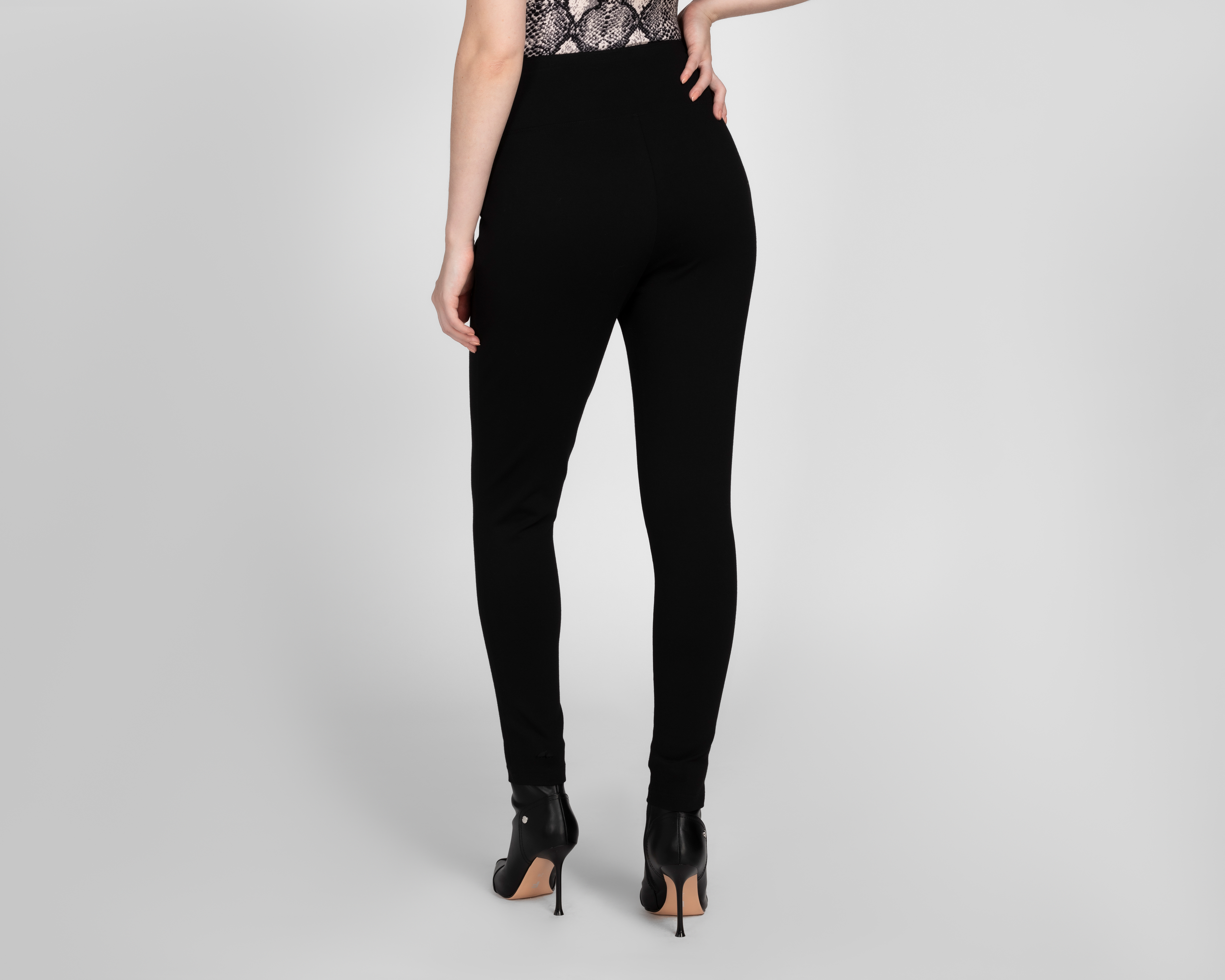 Foto 4 pulgar | Foto 3 | Leggings Negros Sahara para Mujer