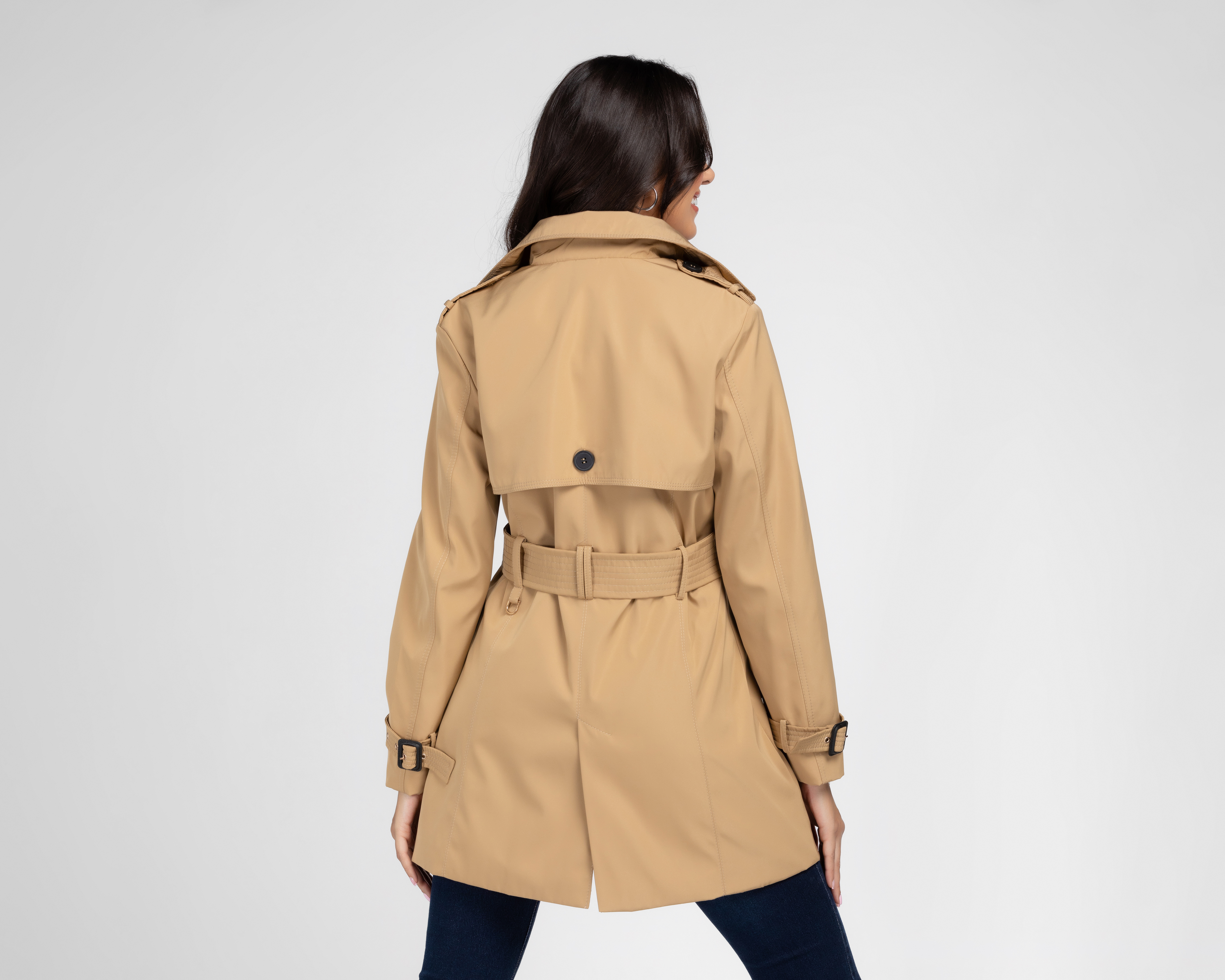 Foto 4 pulgar | Foto 3 | Gabardina con Botones Sahara para Mujer