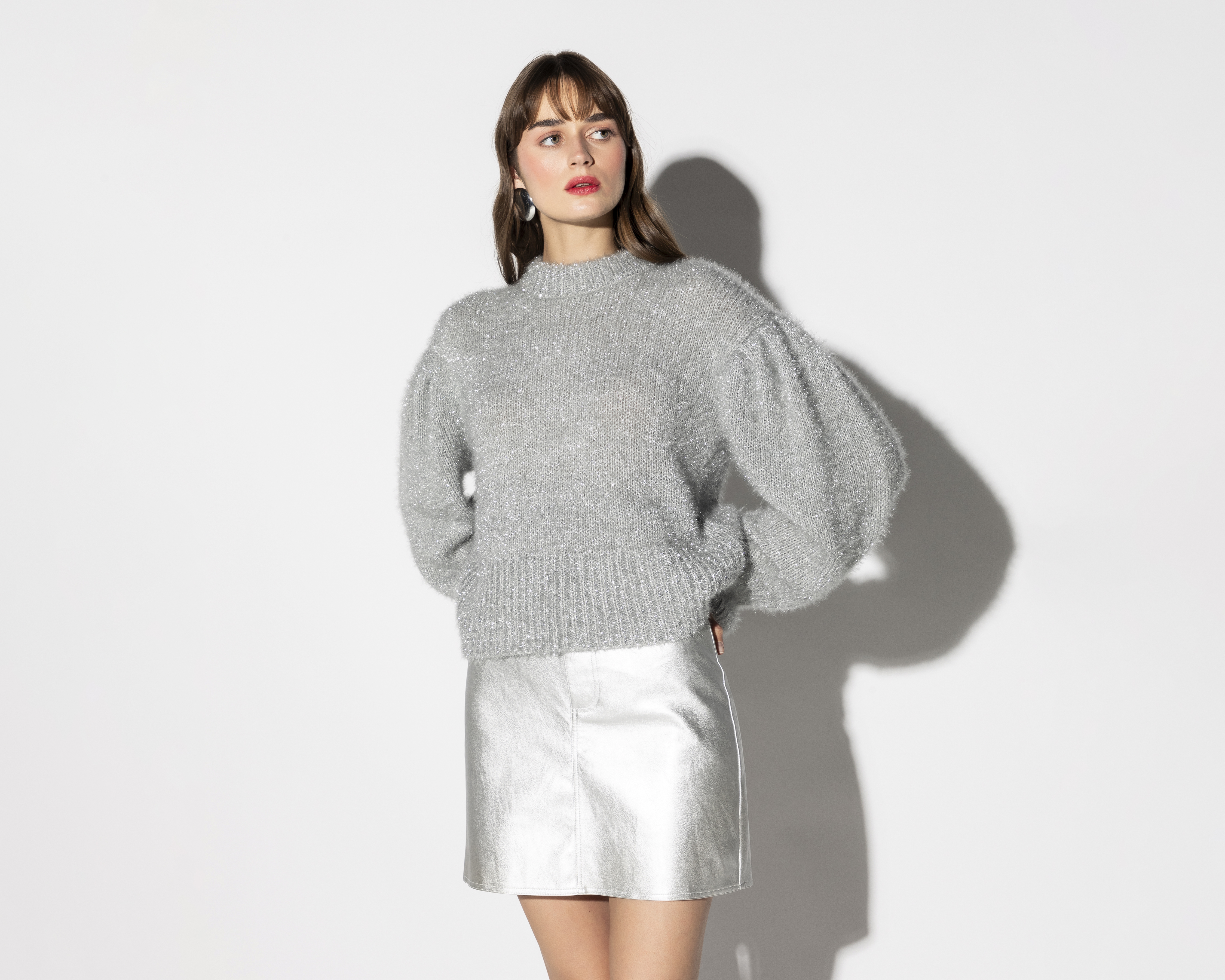 Foto 3 pulgar | Foto 2 | Suéter Plateado Thinner para Mujer