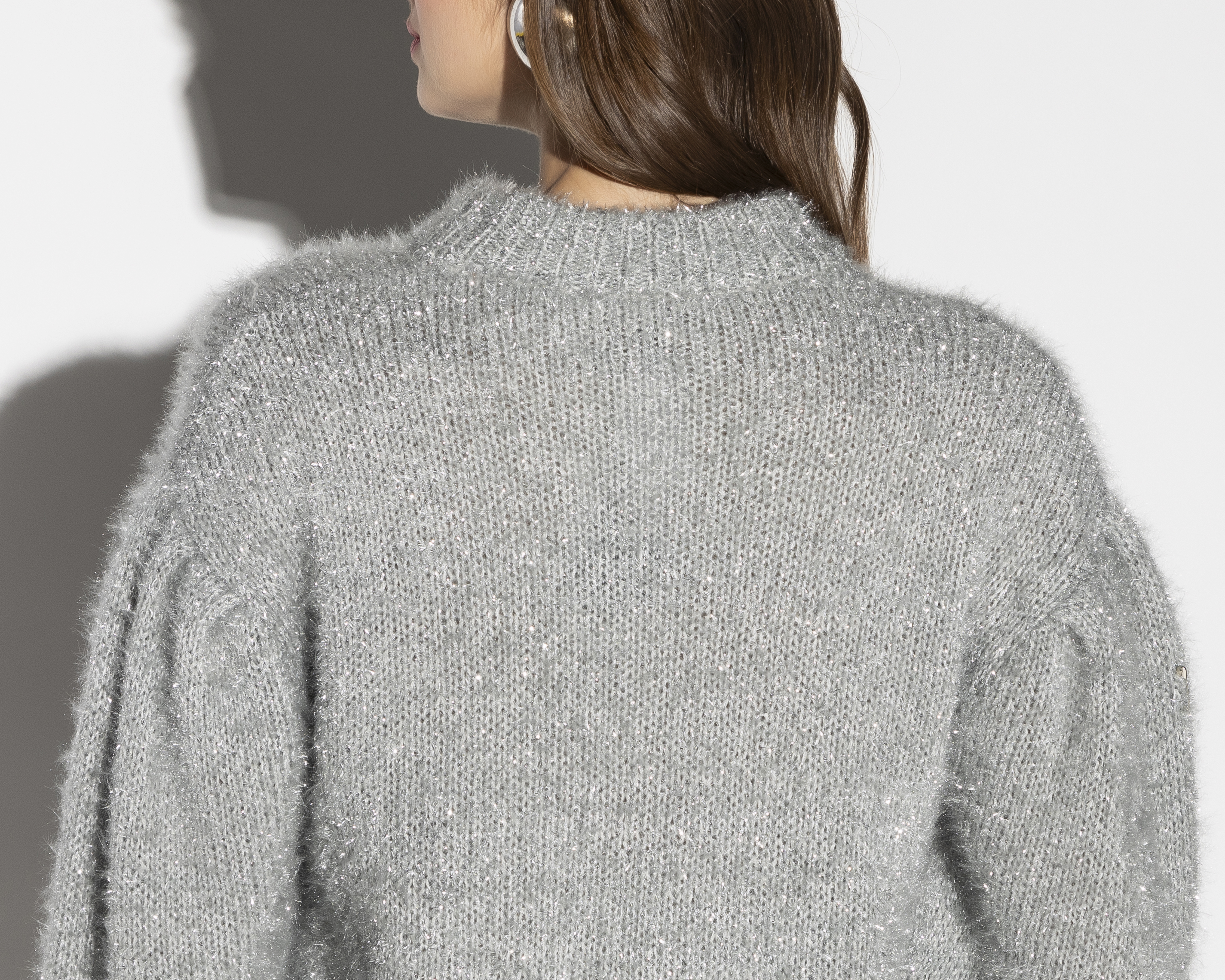 Foto 6 pulgar | Foto 5 | Suéter Plateado Thinner para Mujer