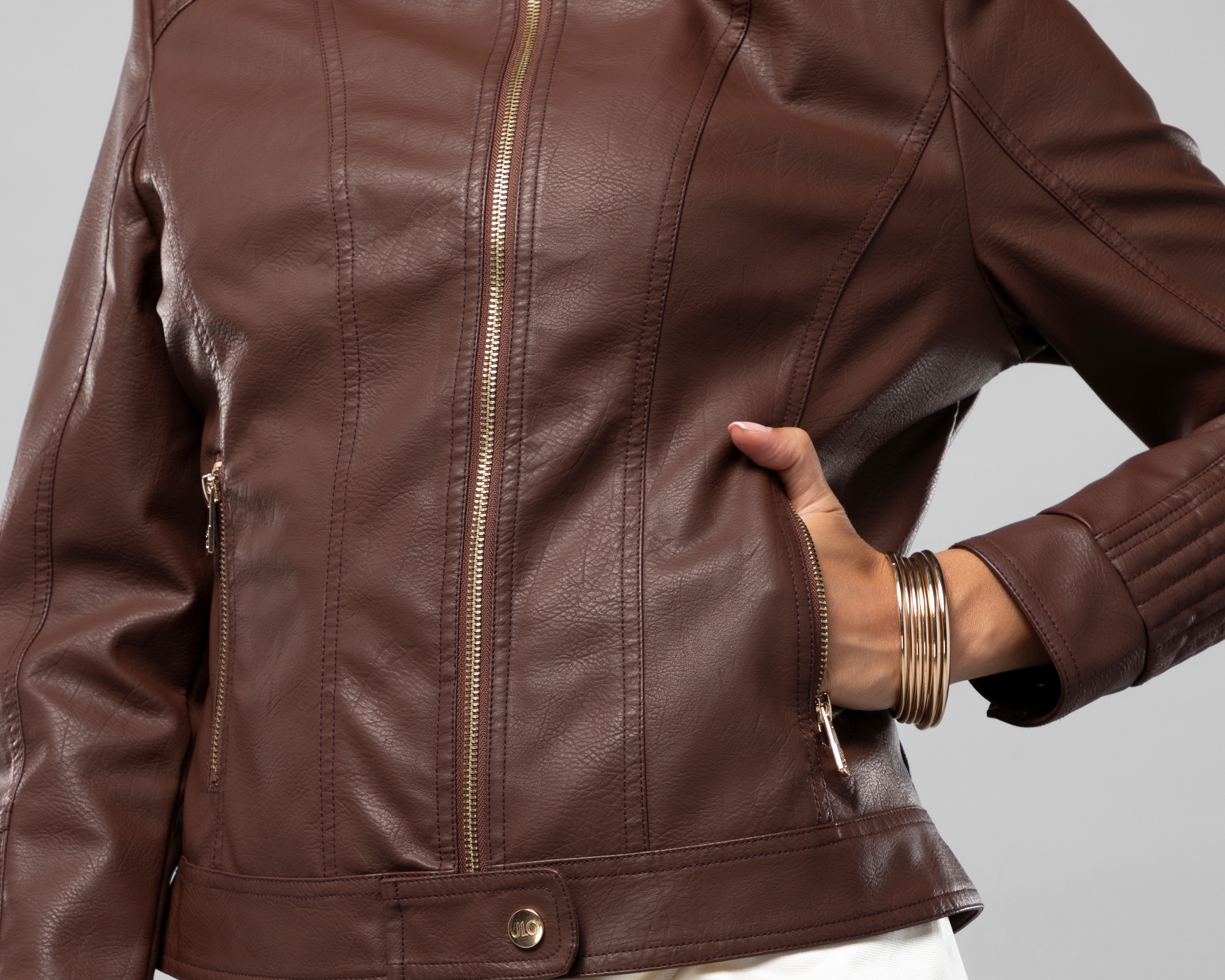 Foto 5 pulgar | Foto 4 | Chamarra tipo Vinipiel Jennifer Lopez para Mujer