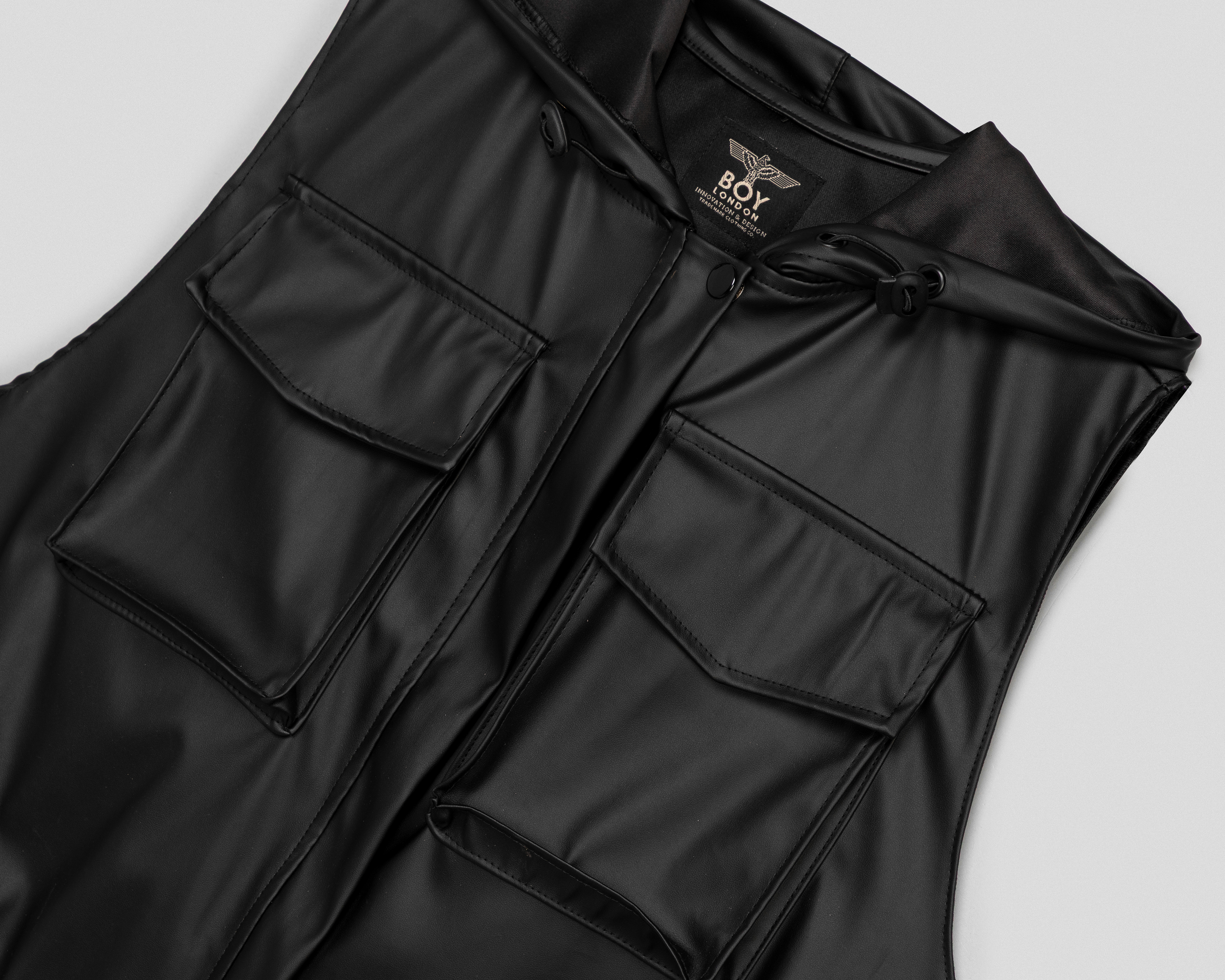 Foto 4 pulgar | Foto 3 | Chaleco con Capucha Boy London para Mujer