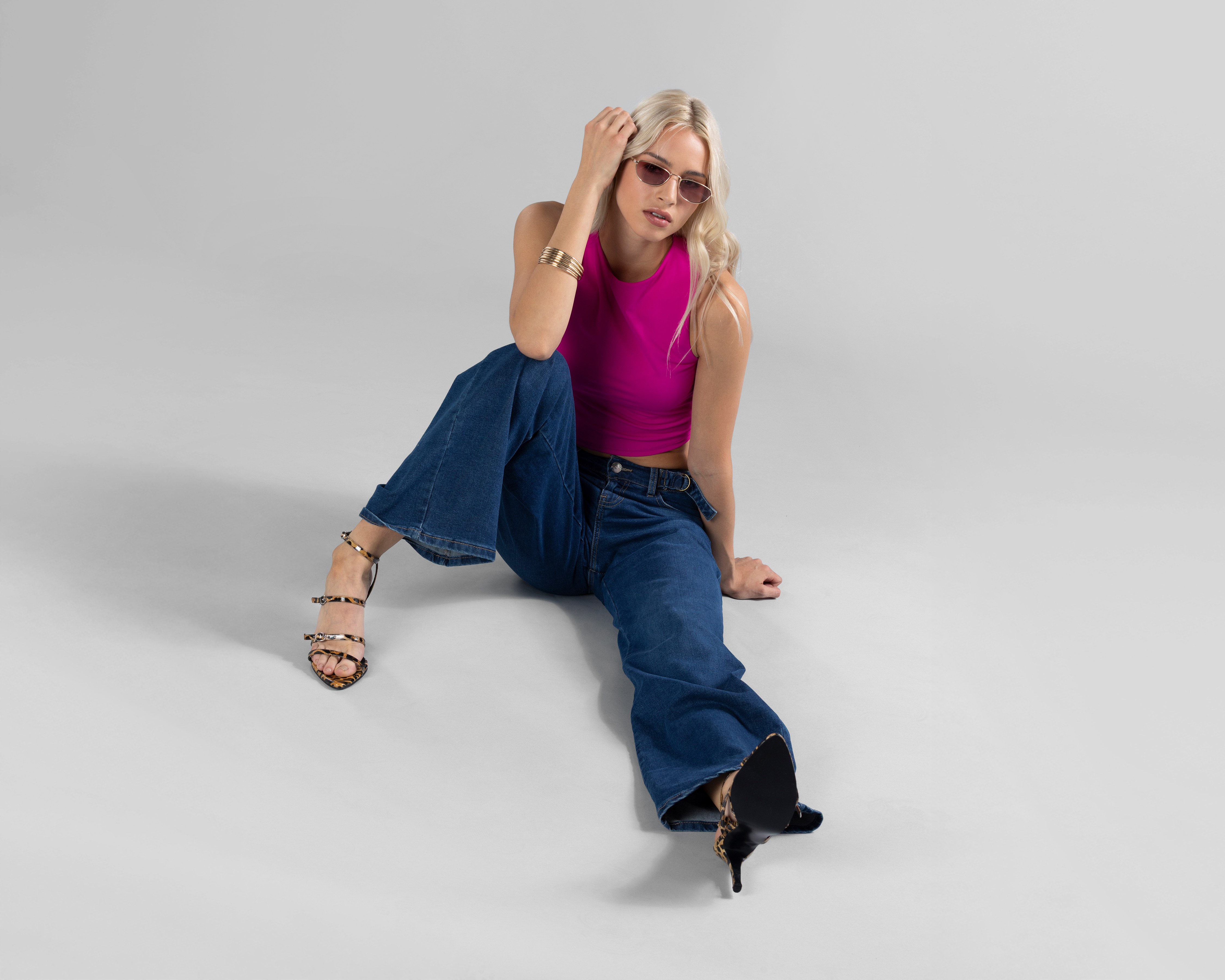 Foto 2 pulgar | Foto 1 | Playera Strona sin Mangas para Mujer