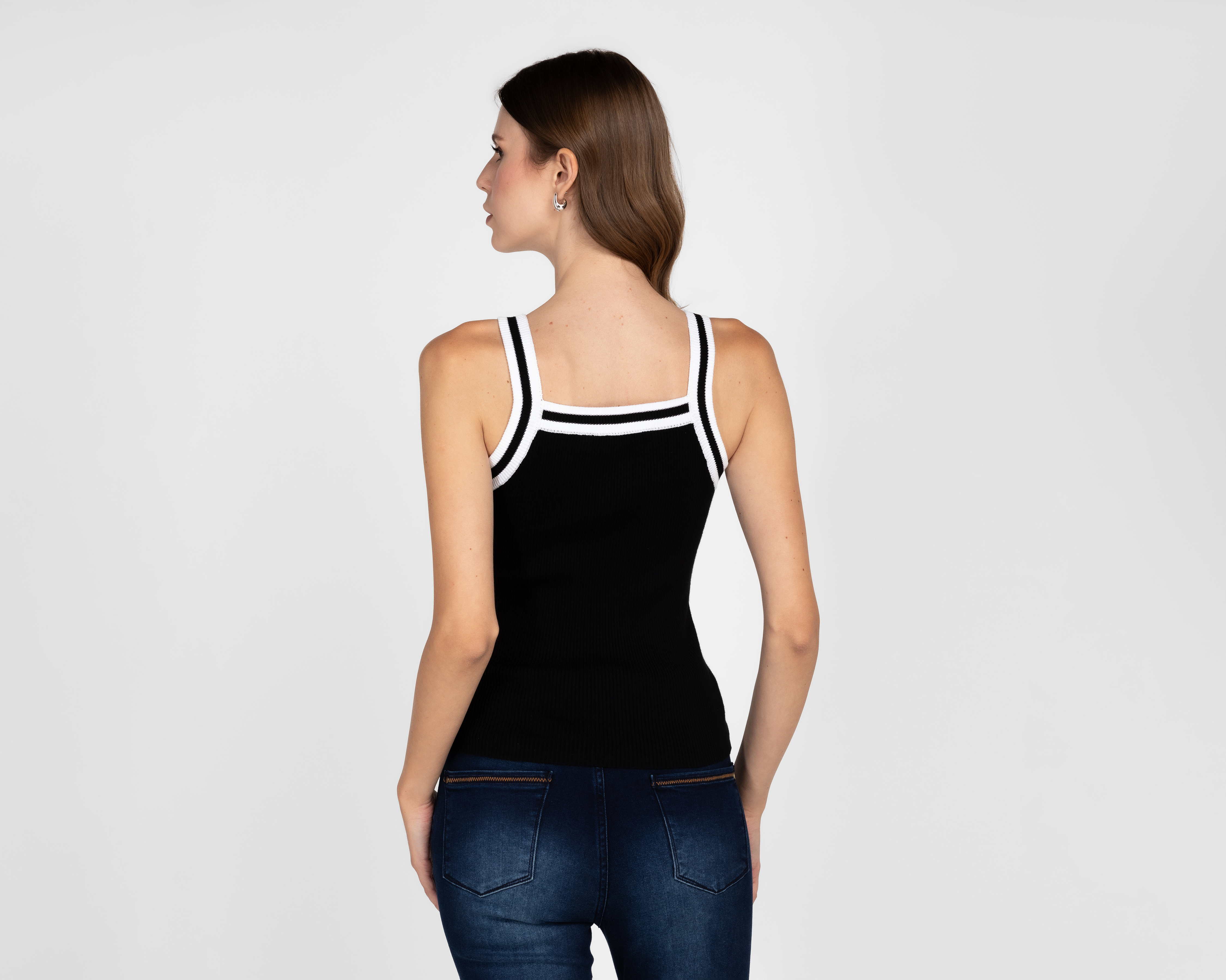 Foto 4 pulgar | Foto 3 | Playera Sahara sin Mangas para Mujer