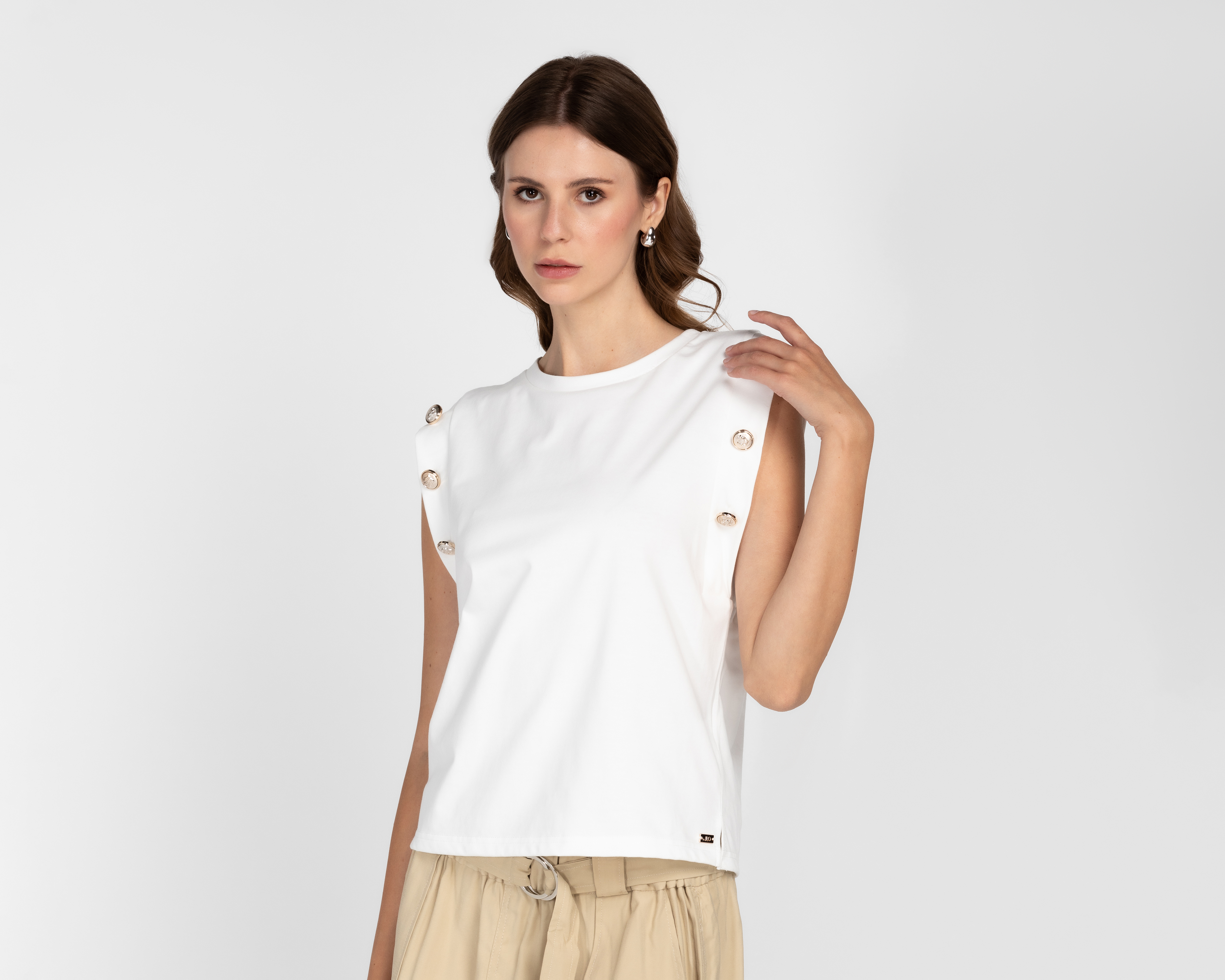 Foto 3 pulgar | Foto 2 | Blusa Jennifer Lopez Blanca para Mujer