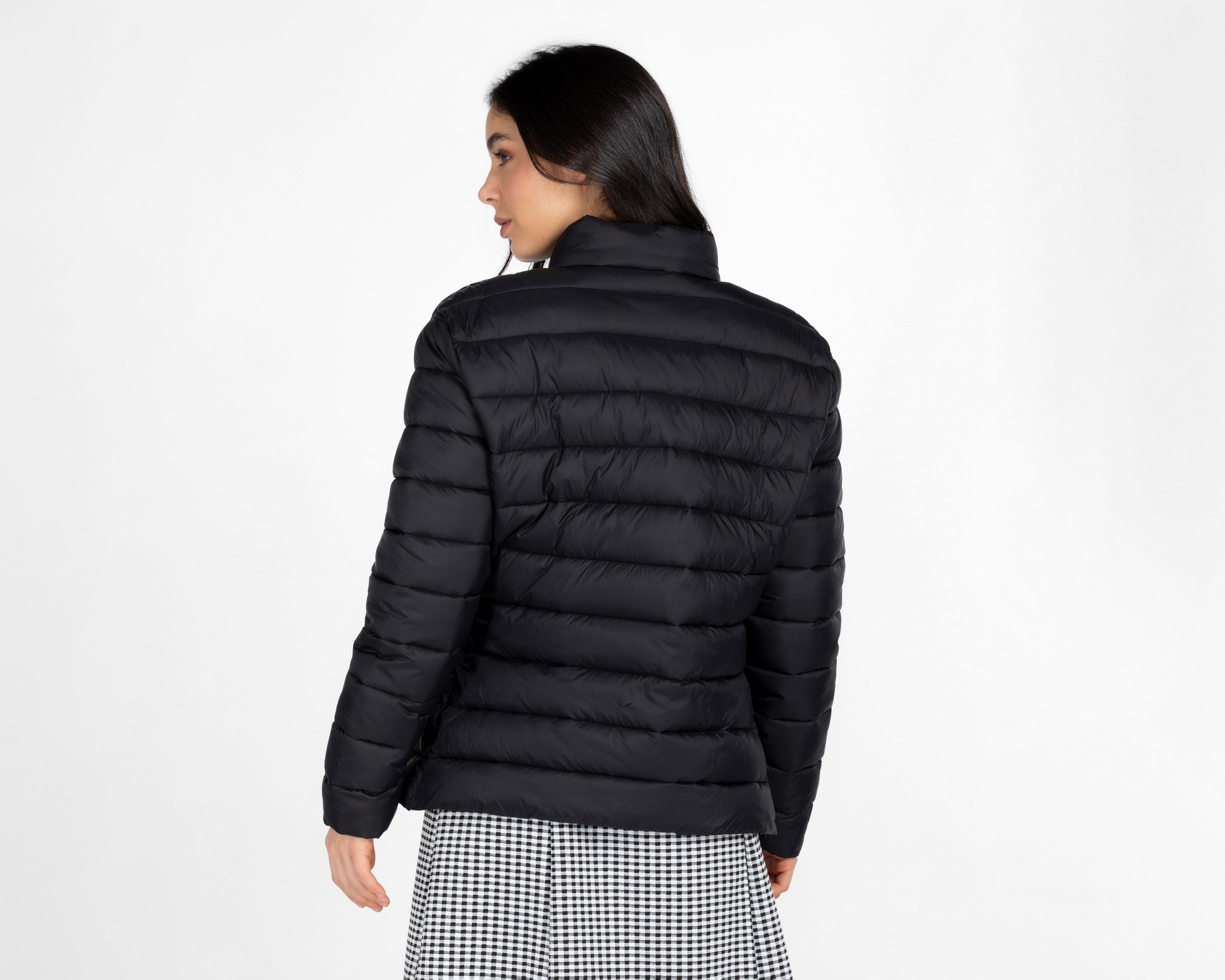 Foto 4 pulgar | Foto 3 | Chamarra Capitonada Refill para Mujer