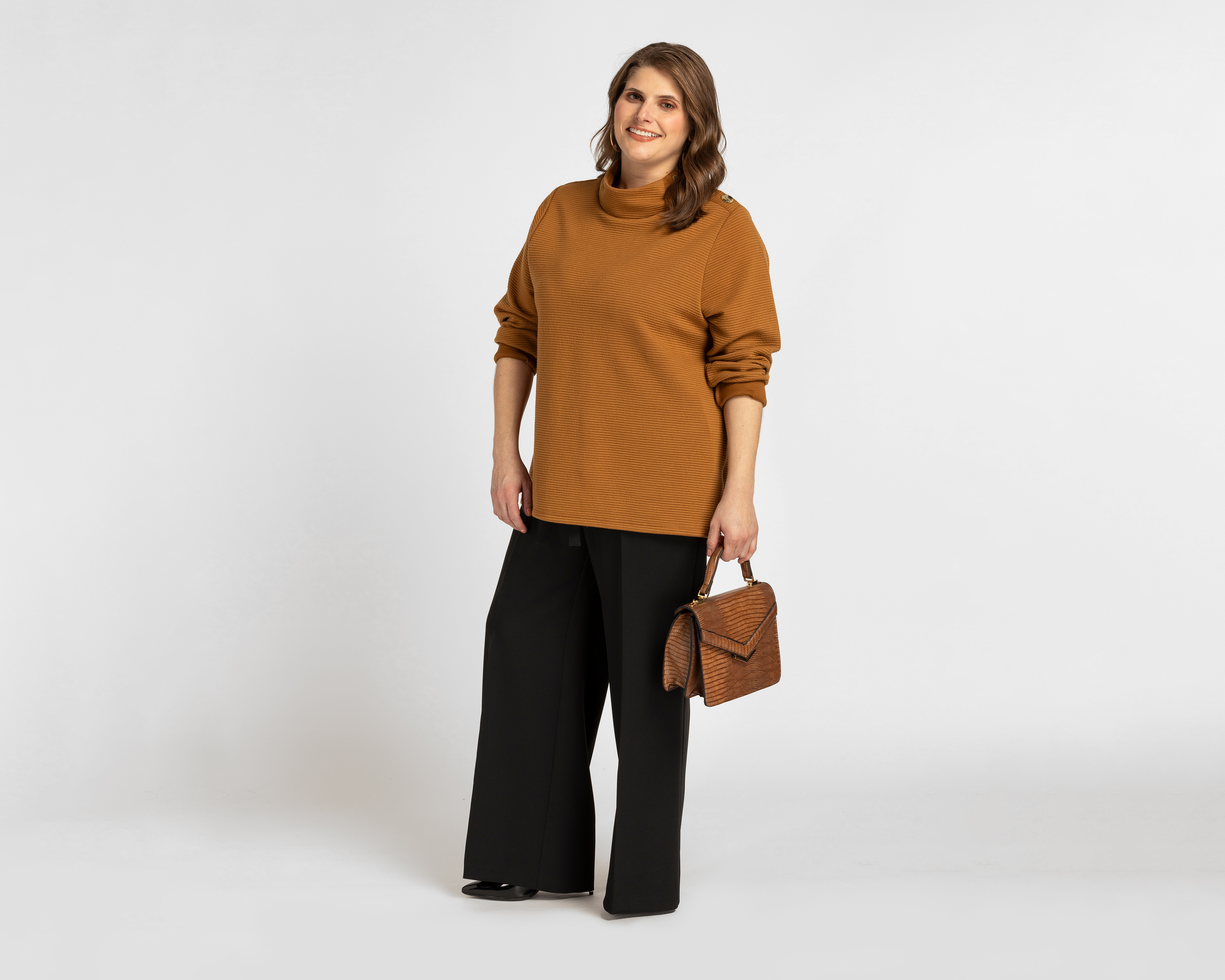 Foto 5 pulgar | Foto 4 | Sudadera Cuello Alto Sahara para Mujer