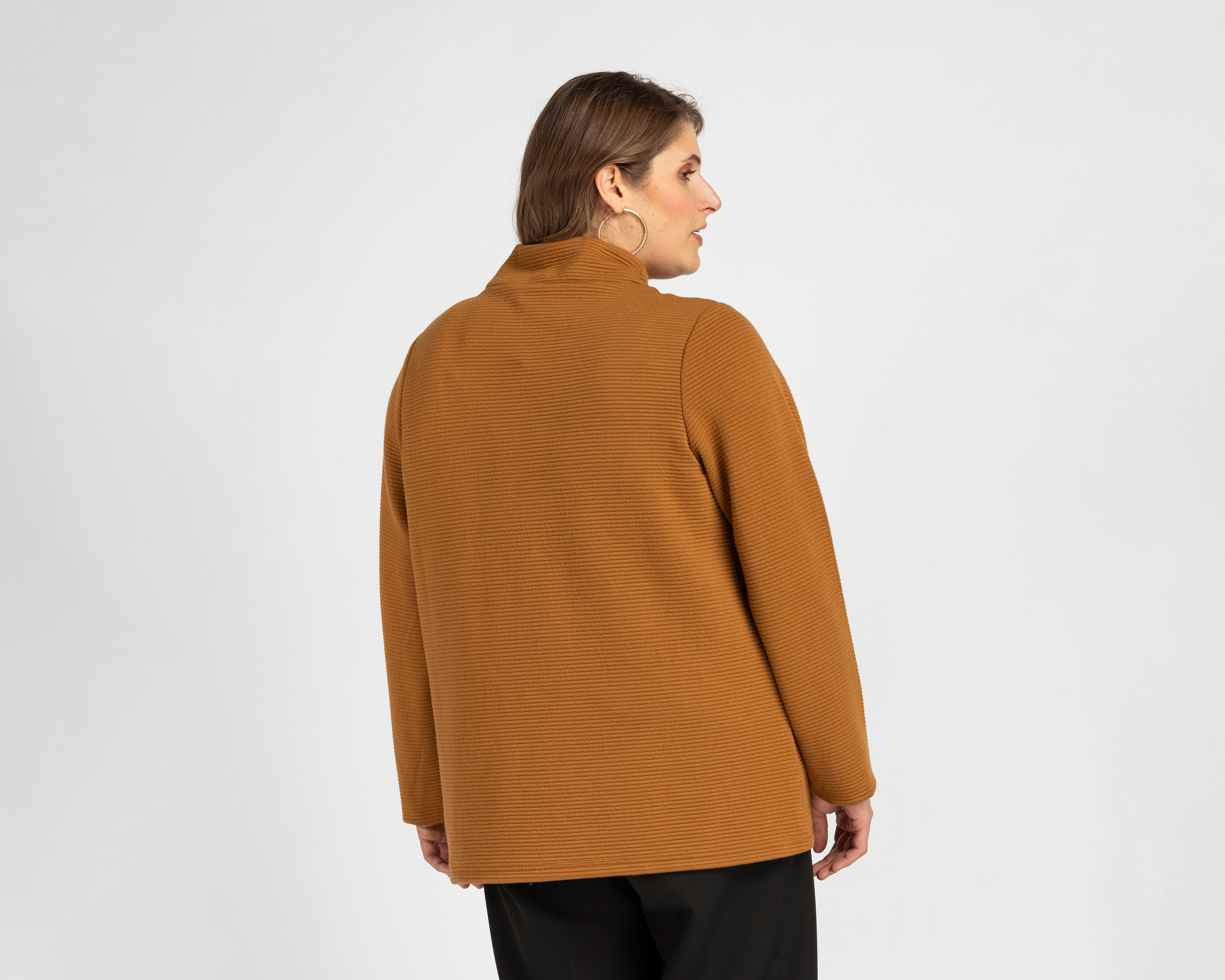 Foto 7 pulgar | Foto 6 | Sudadera Cuello Alto Sahara para Mujer