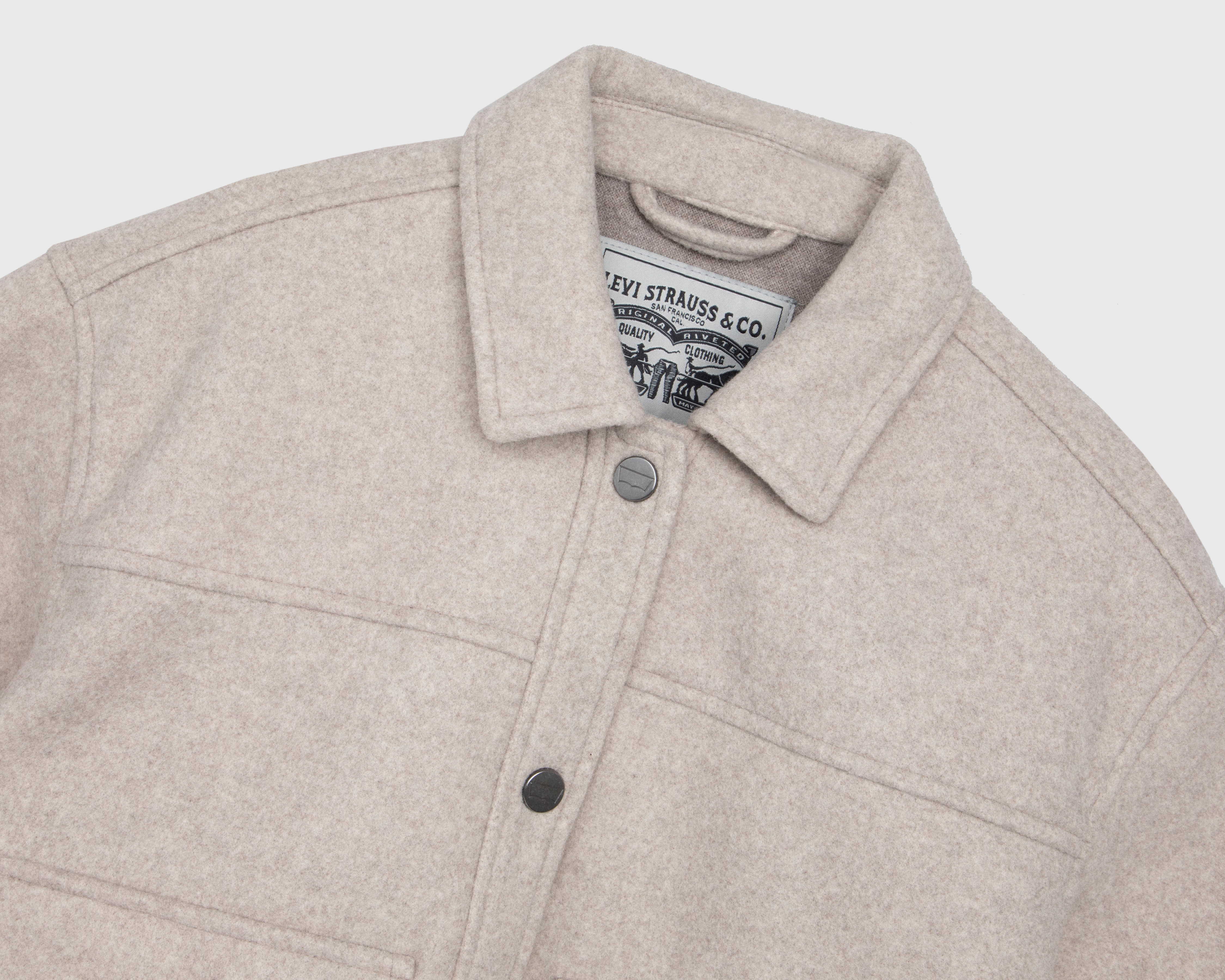 Foto 4 pulgar | Foto 3 | Chamarra con Bolsillos Levi's para Mujer