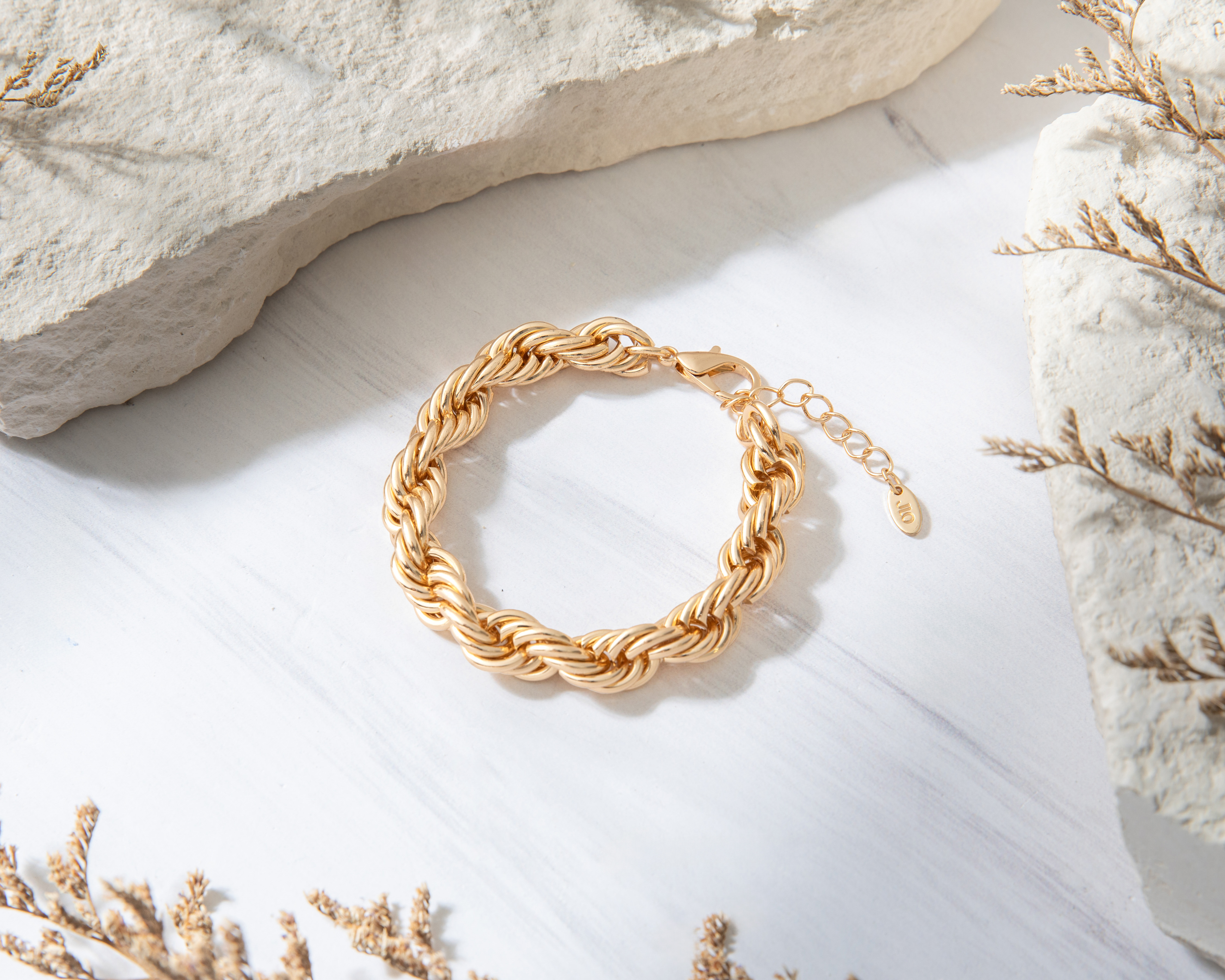 Foto 6 pulgar | Foto 5 | Pulsera de Metal Jennifer Lopez