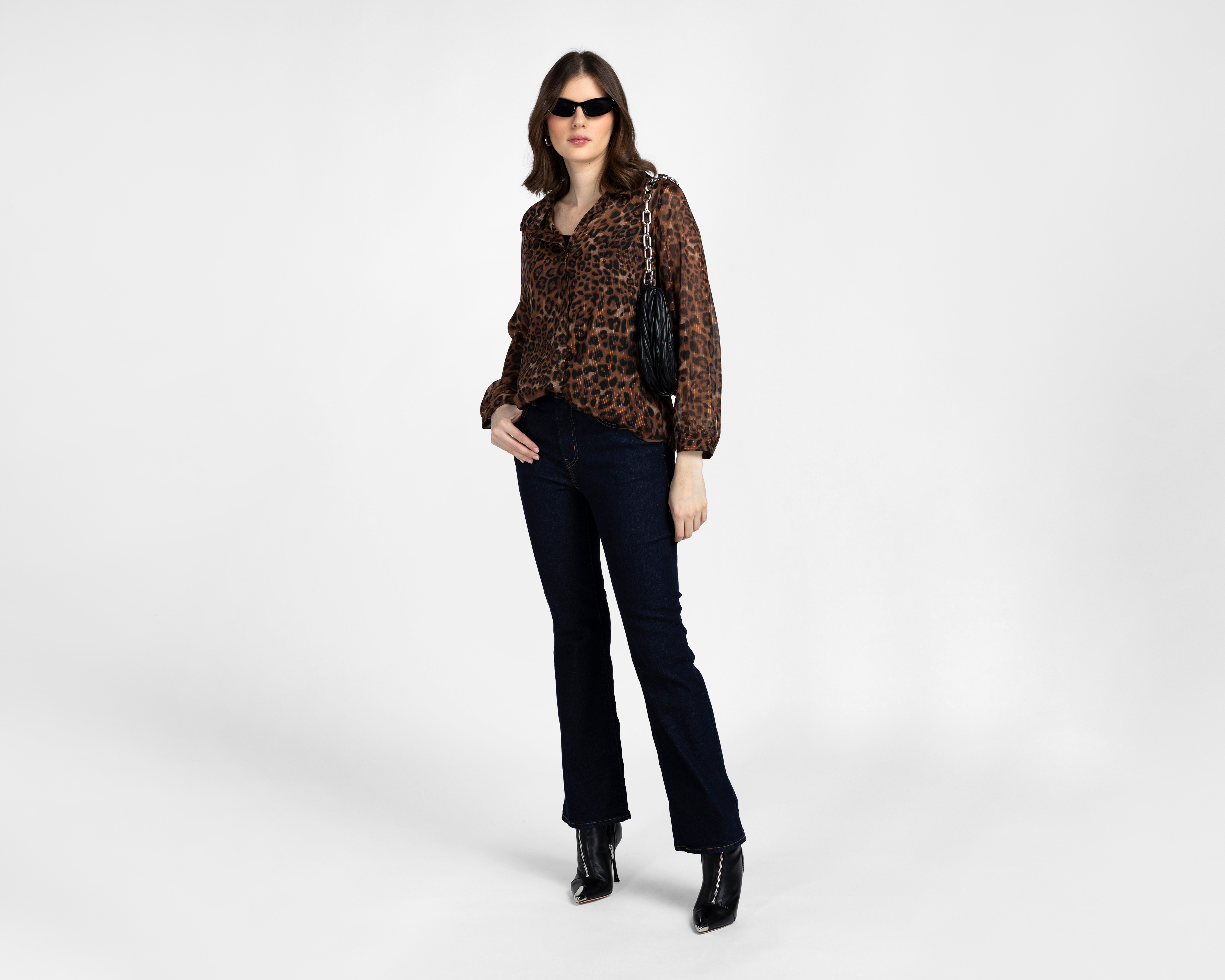 Foto 3 pulgar | Foto 2 | Jeans Levi's 725 High Rise Bootcut para Mujer
