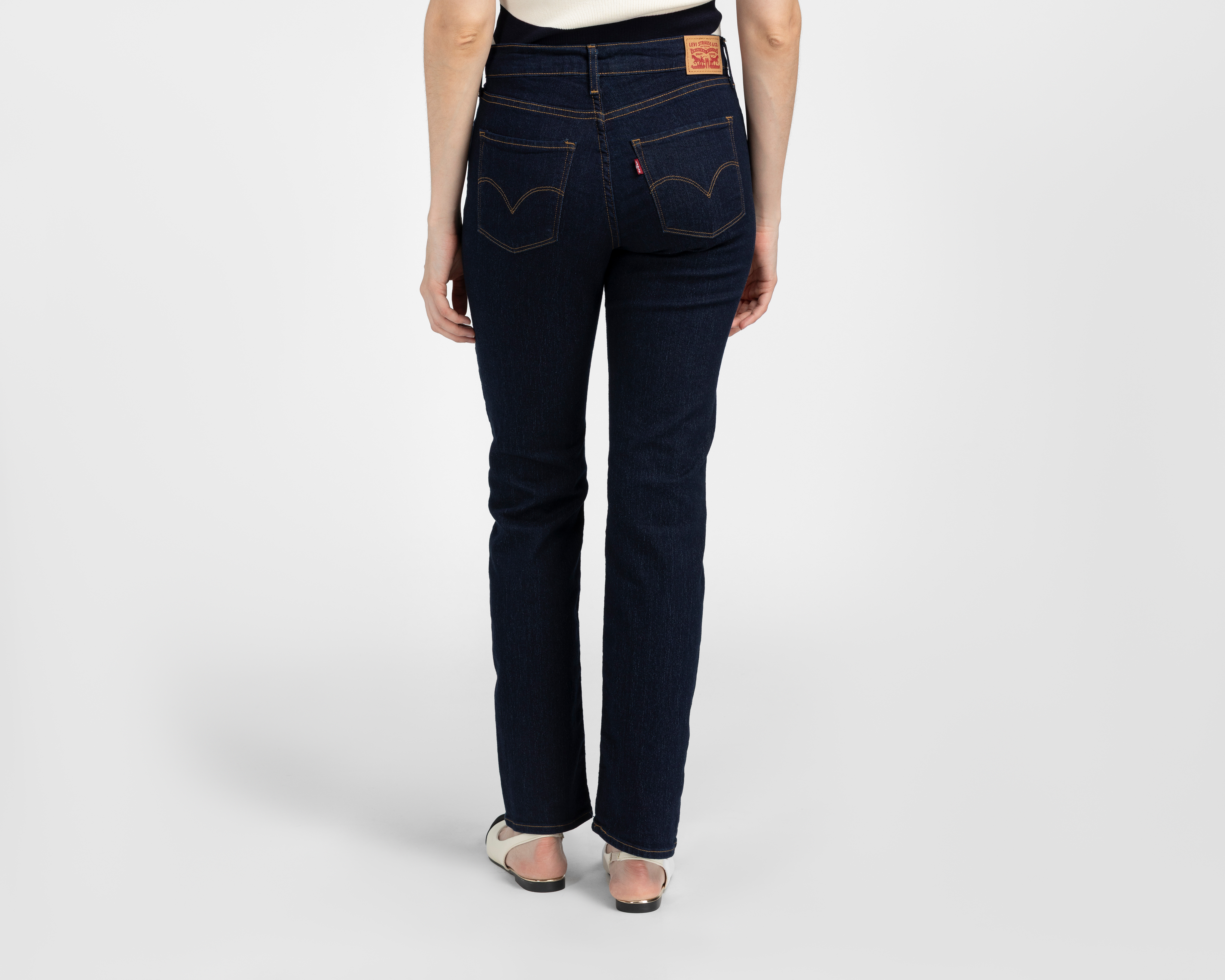 Foto 4 pulgar | Foto 3 | Jeans Levi’s 314 Shaping Straight para Mujer