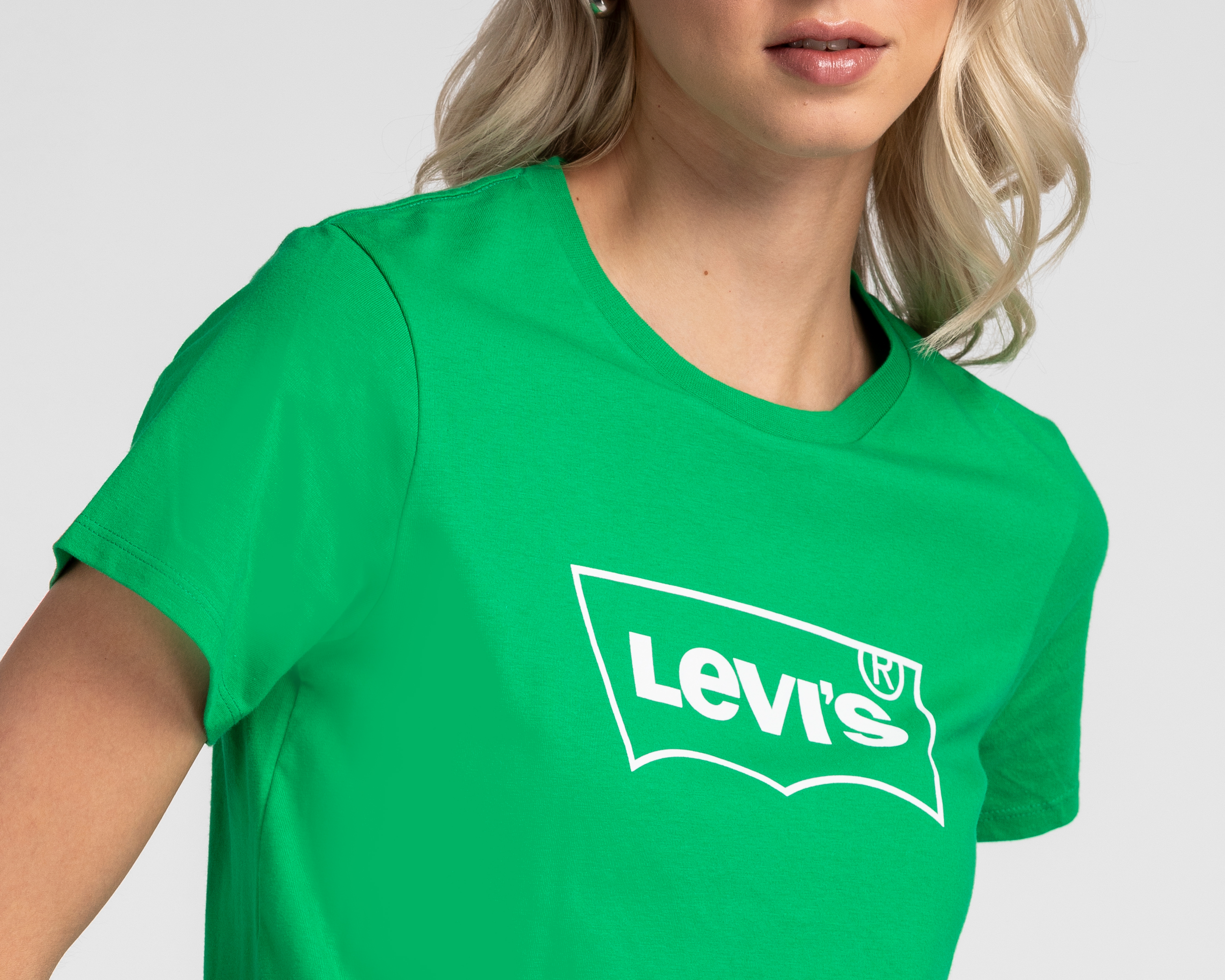 Foto 4 | Foto 4 | Playera Levi's Verde para Mujer
