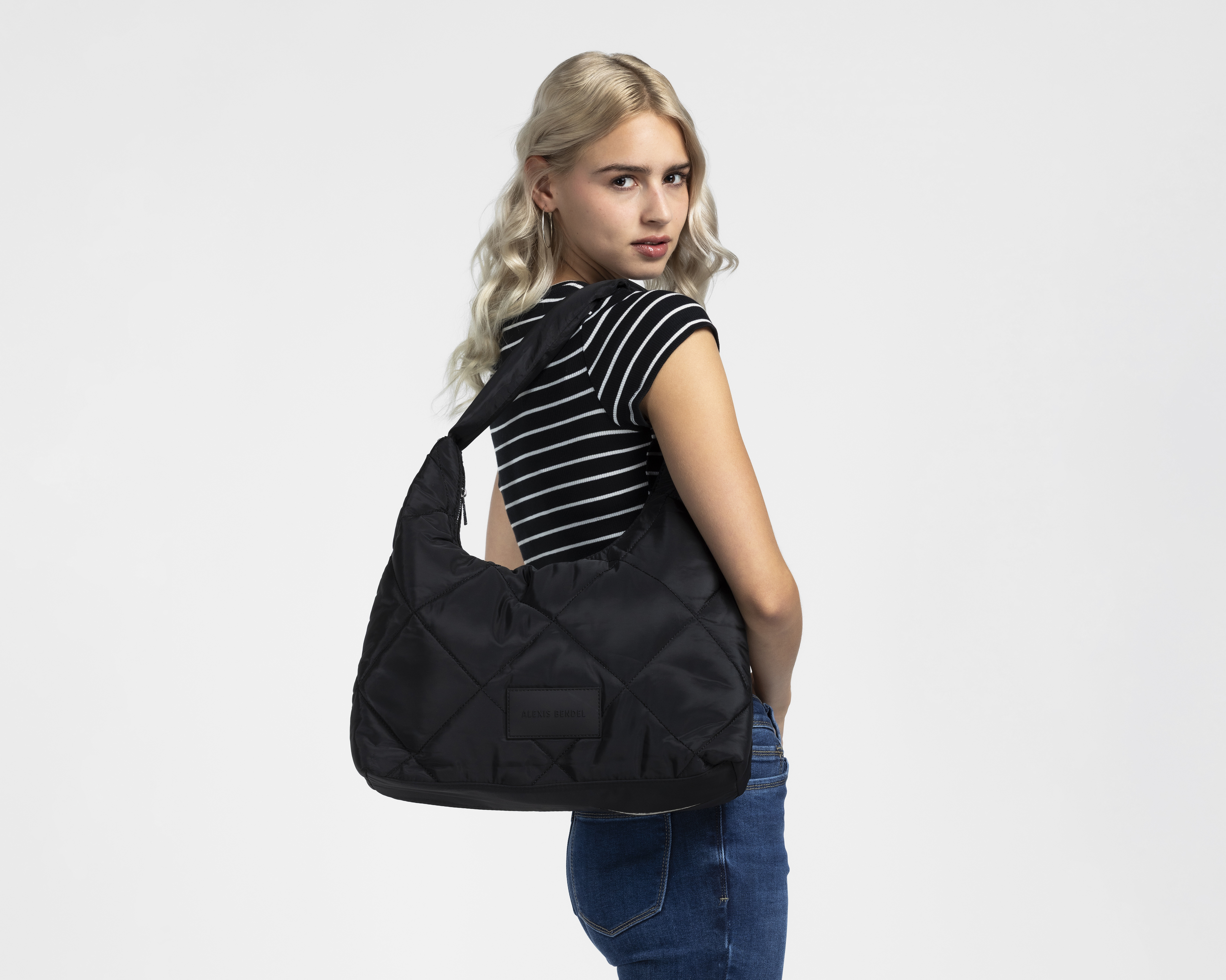 Foto 7 pulgar | Foto 6 | Bolsa de Hombro Alexis Bendel