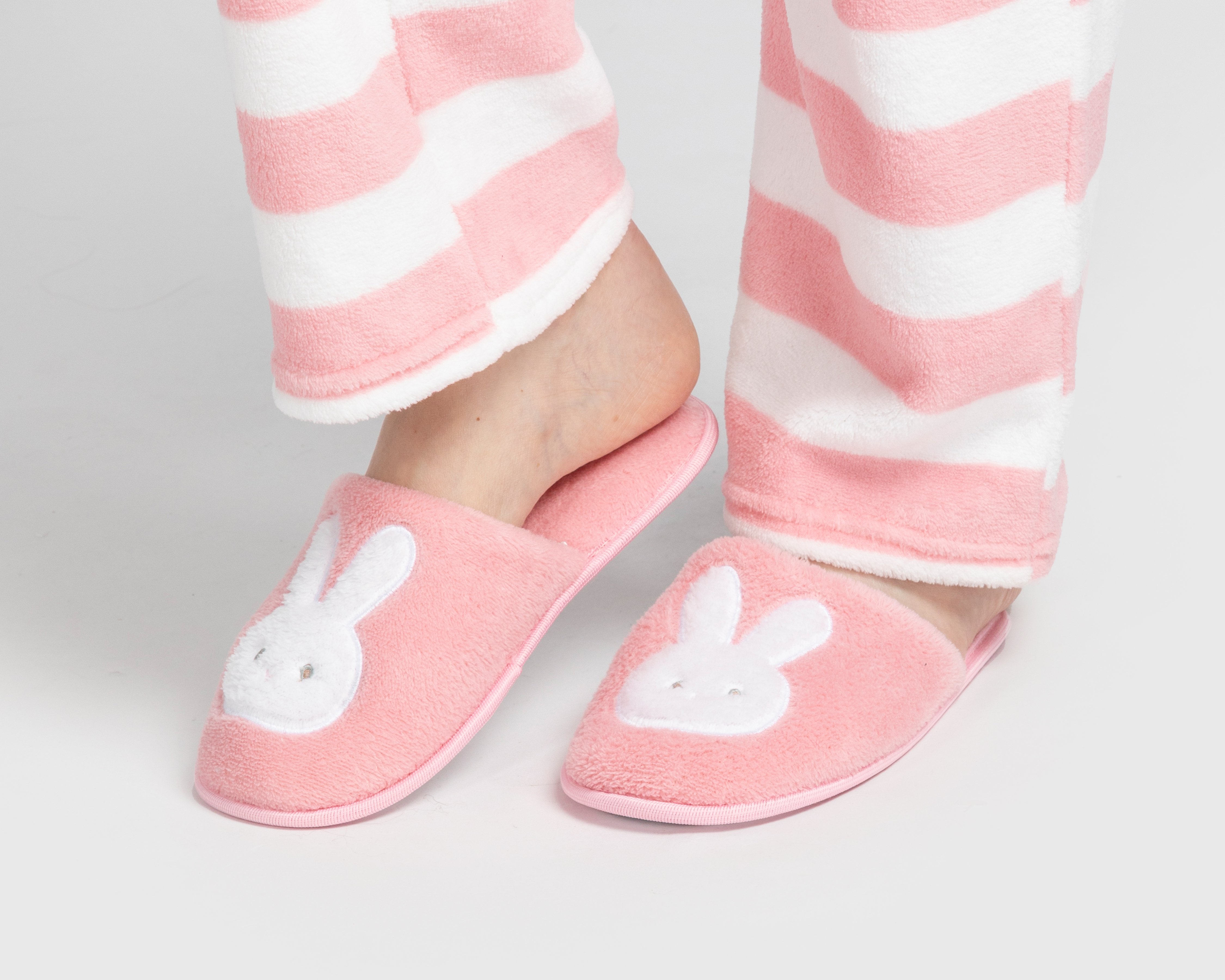 Foto 6 pulgar | Foto 5 | Pijama Lovest para Mujer con Pantuflas 3 Piezas