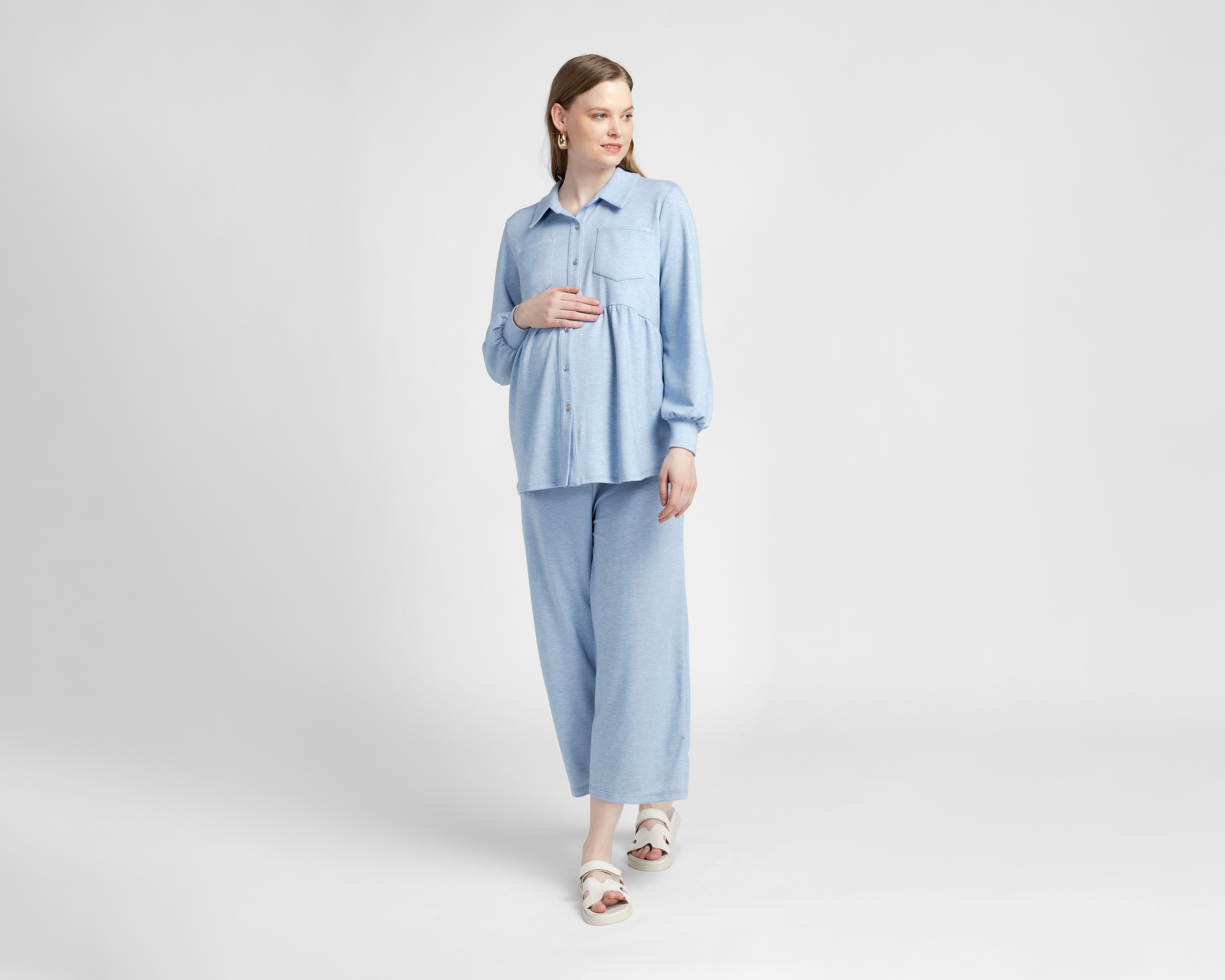 Foto 2 pulgar | Foto 1 | Conjunto de Jogger y Chamarra de Maternidad Mamá Bella