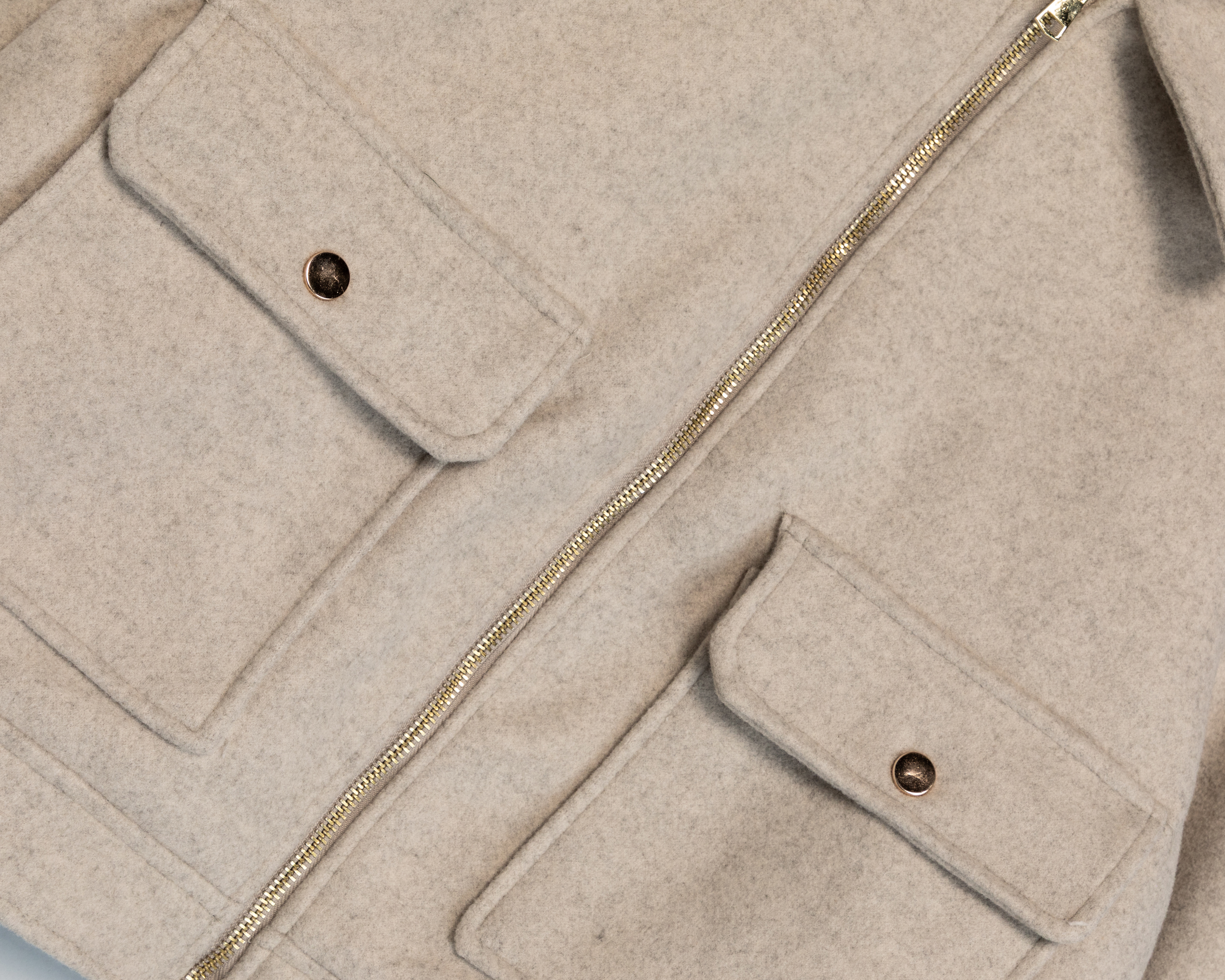 Foto 4 pulgar | Foto 3 | Chamarra Beige B&H para Mujer