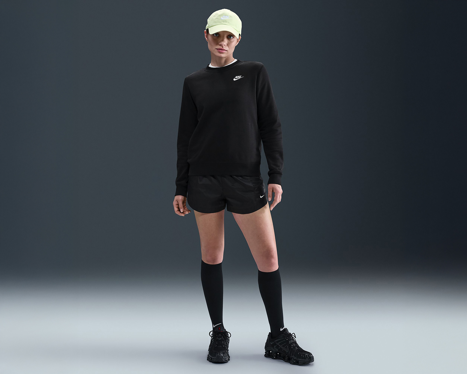 Foto 2 pulgar | Foto 1 | Sudadera Deportiva Nike para Mujer