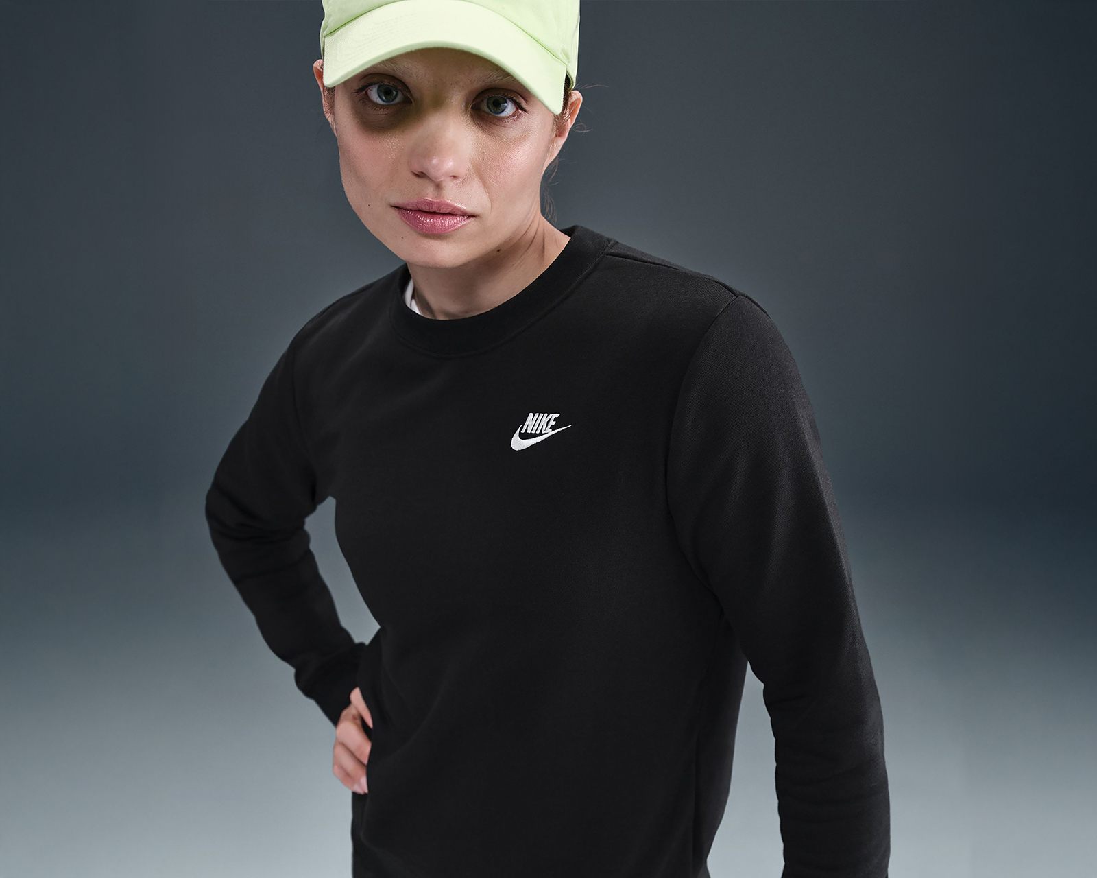 Foto 4 pulgar | Foto 3 | Sudadera Deportiva Nike para Mujer