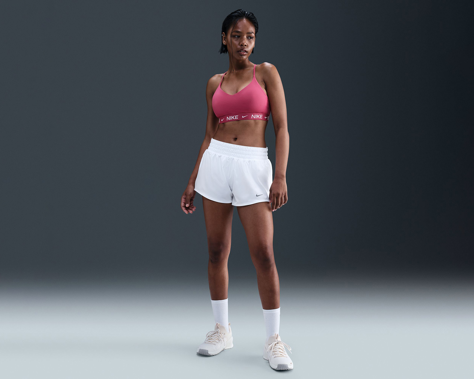 Top Deportivo Nike Indy Dri-Fit para Mujer