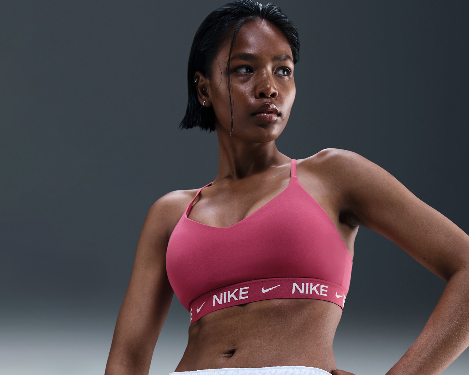 Foto 4 pulgar | Foto 3 | Top Deportivo Nike Indy Dri-Fit para Mujer