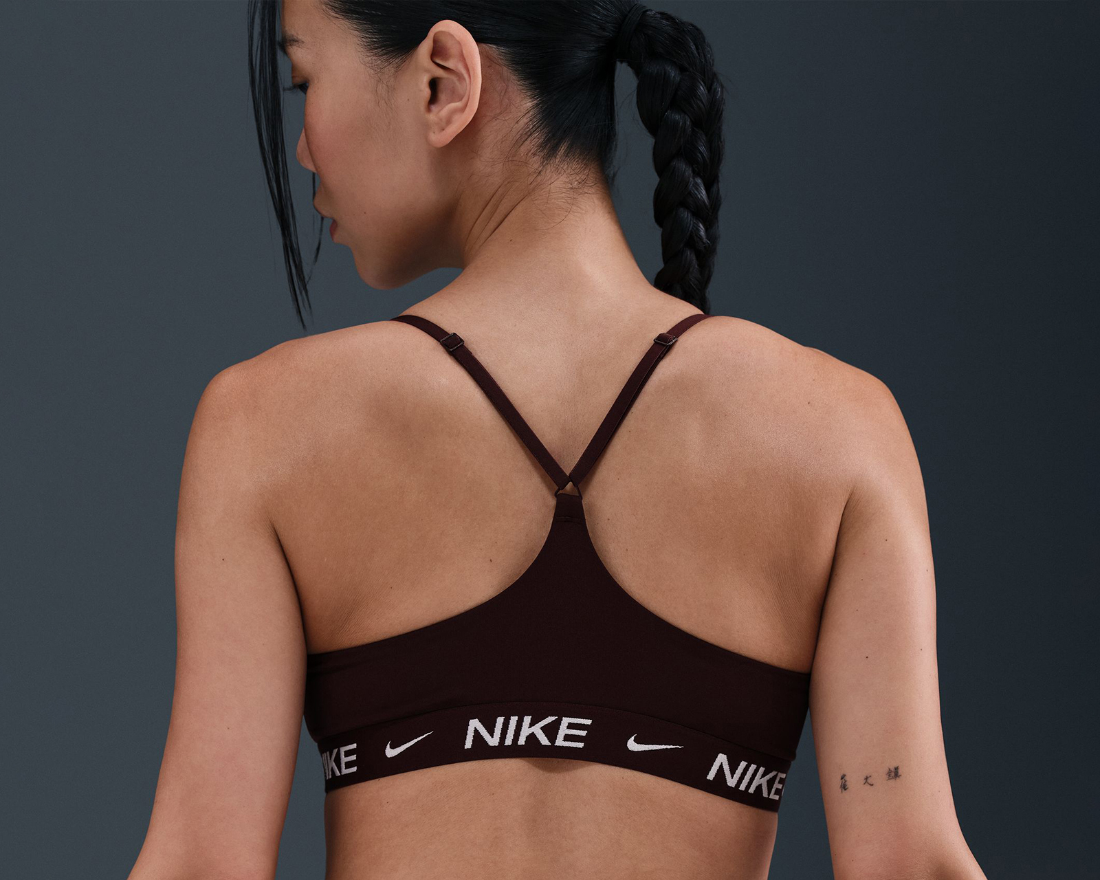 Foto 6 pulgar | Foto 5 | Top Deportivo Nike Indy Dri-Fit para Mujer