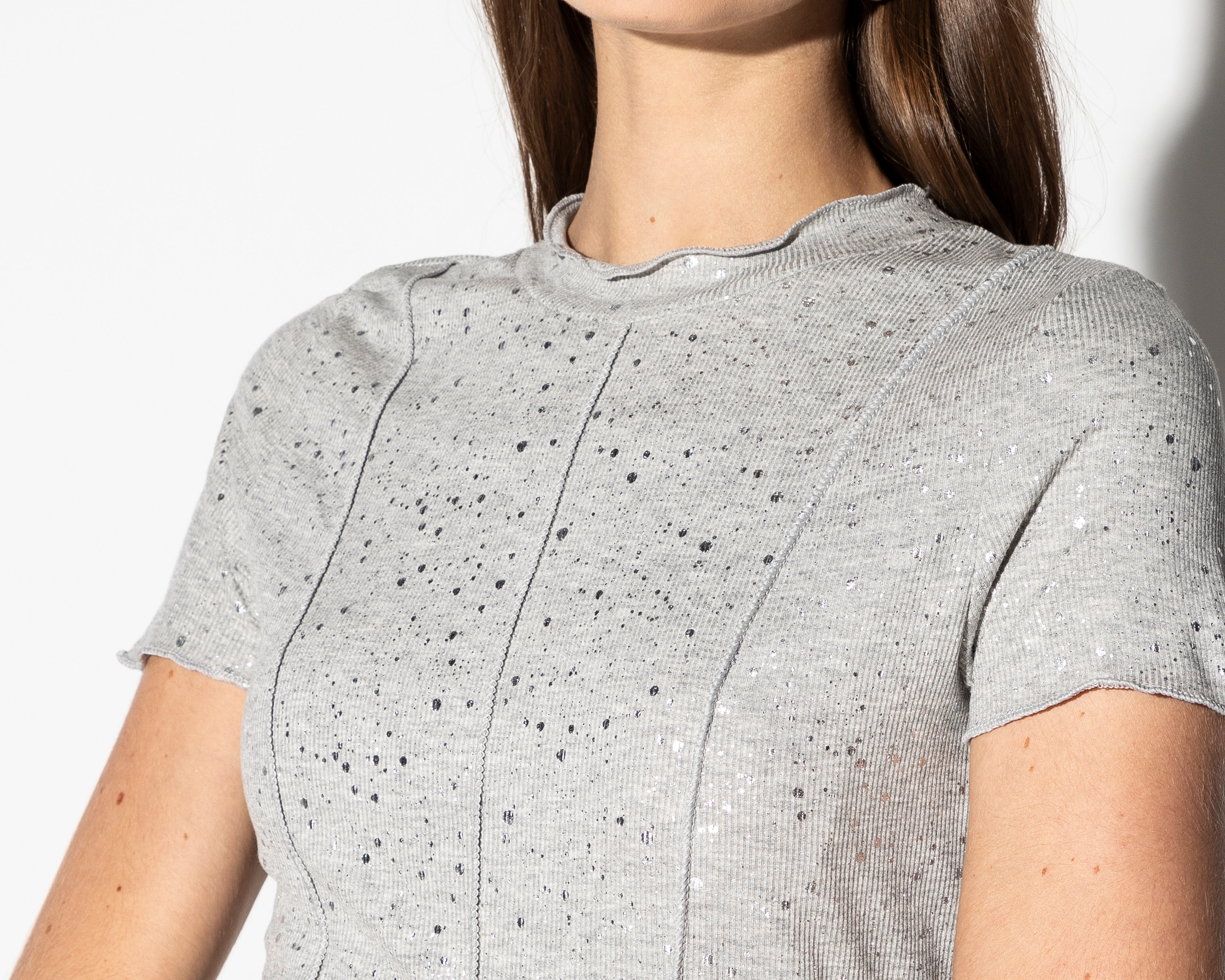 Foto 5 pulgar | Foto 4 | Playera Thinner con Brillos para Mujer