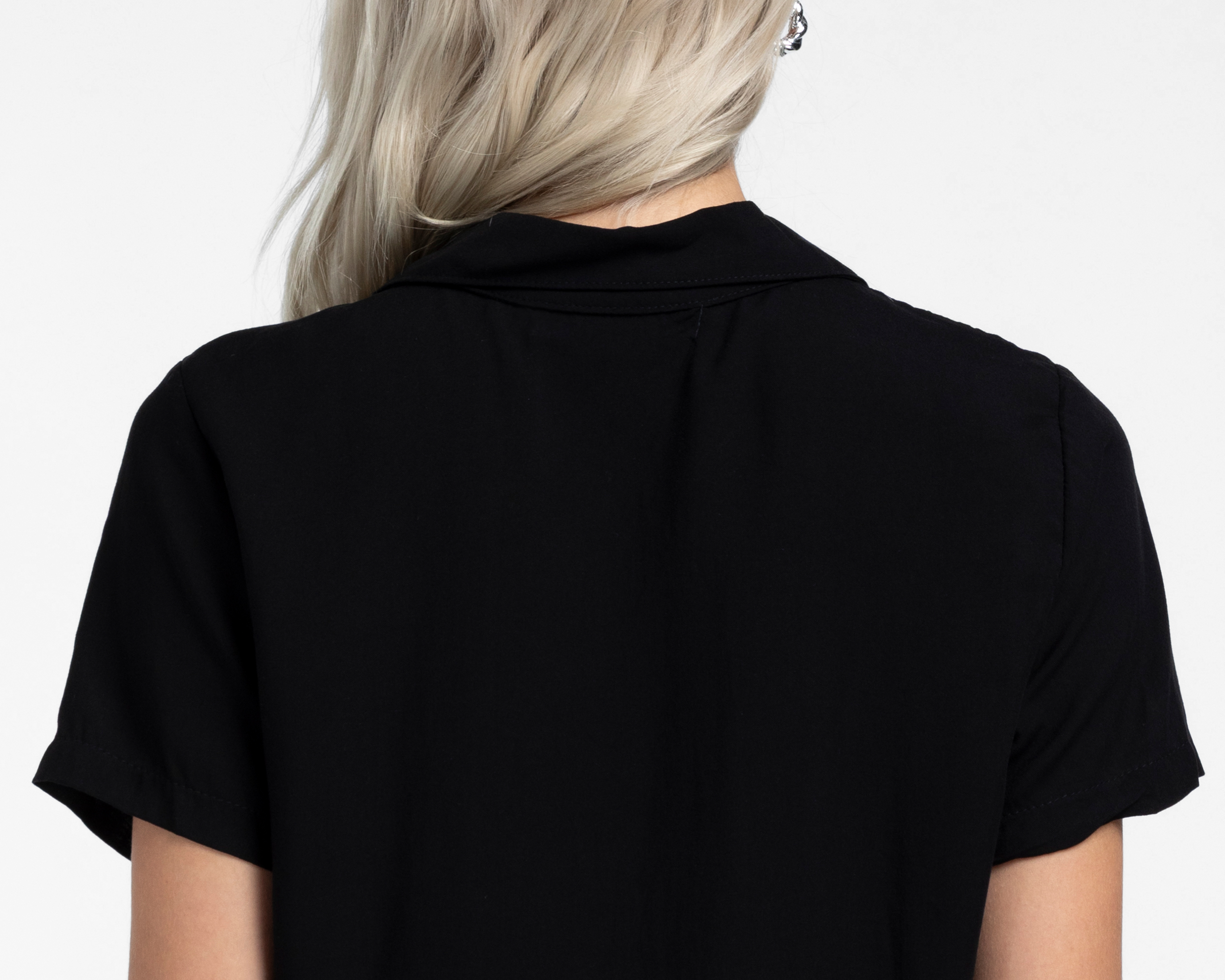 Foto 6 pulgar | Foto 5 | Blusa Negra Refill para Mujer