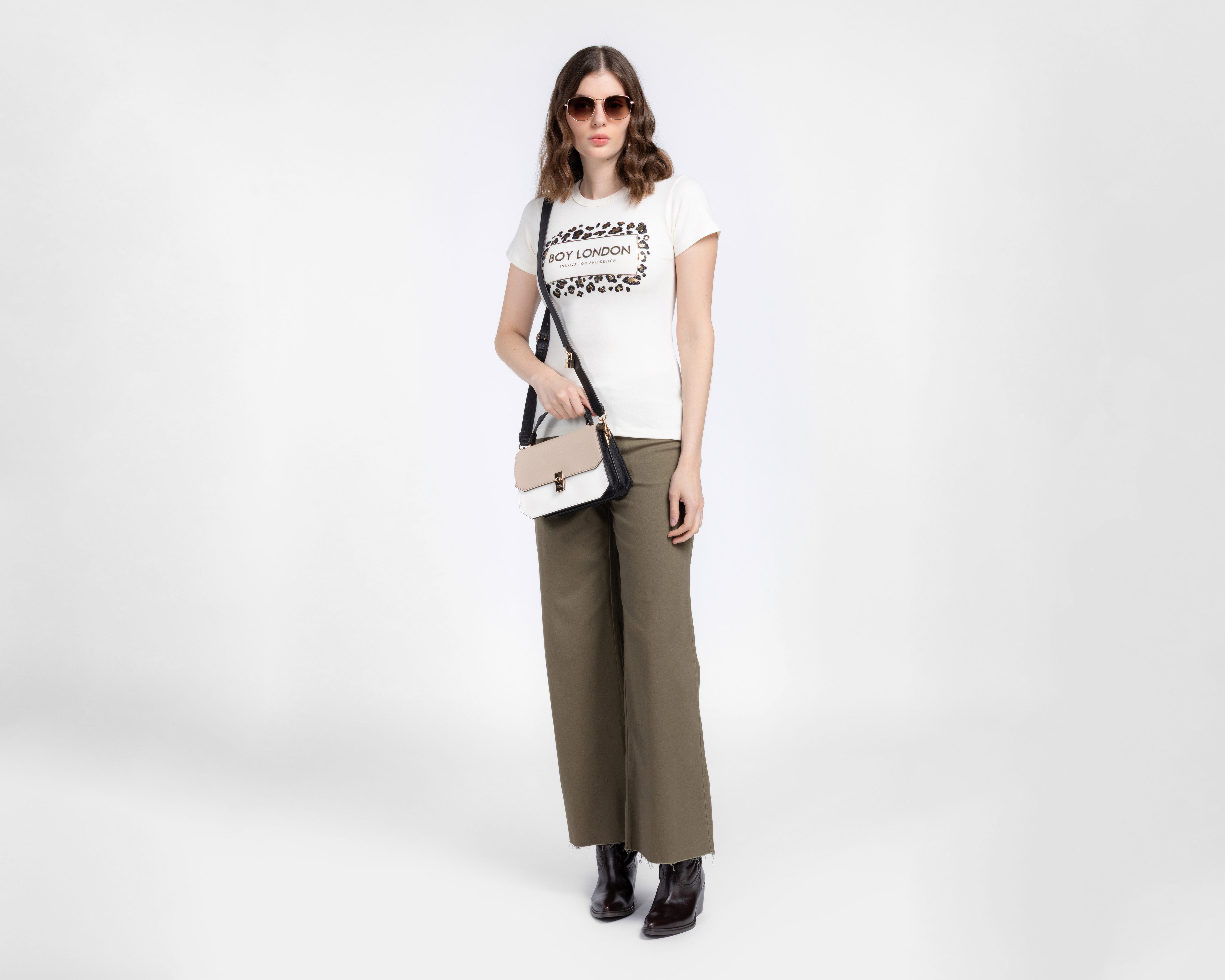 Foto 2 | Foto 2 | Playera Manga Corta Boy London para Mujer