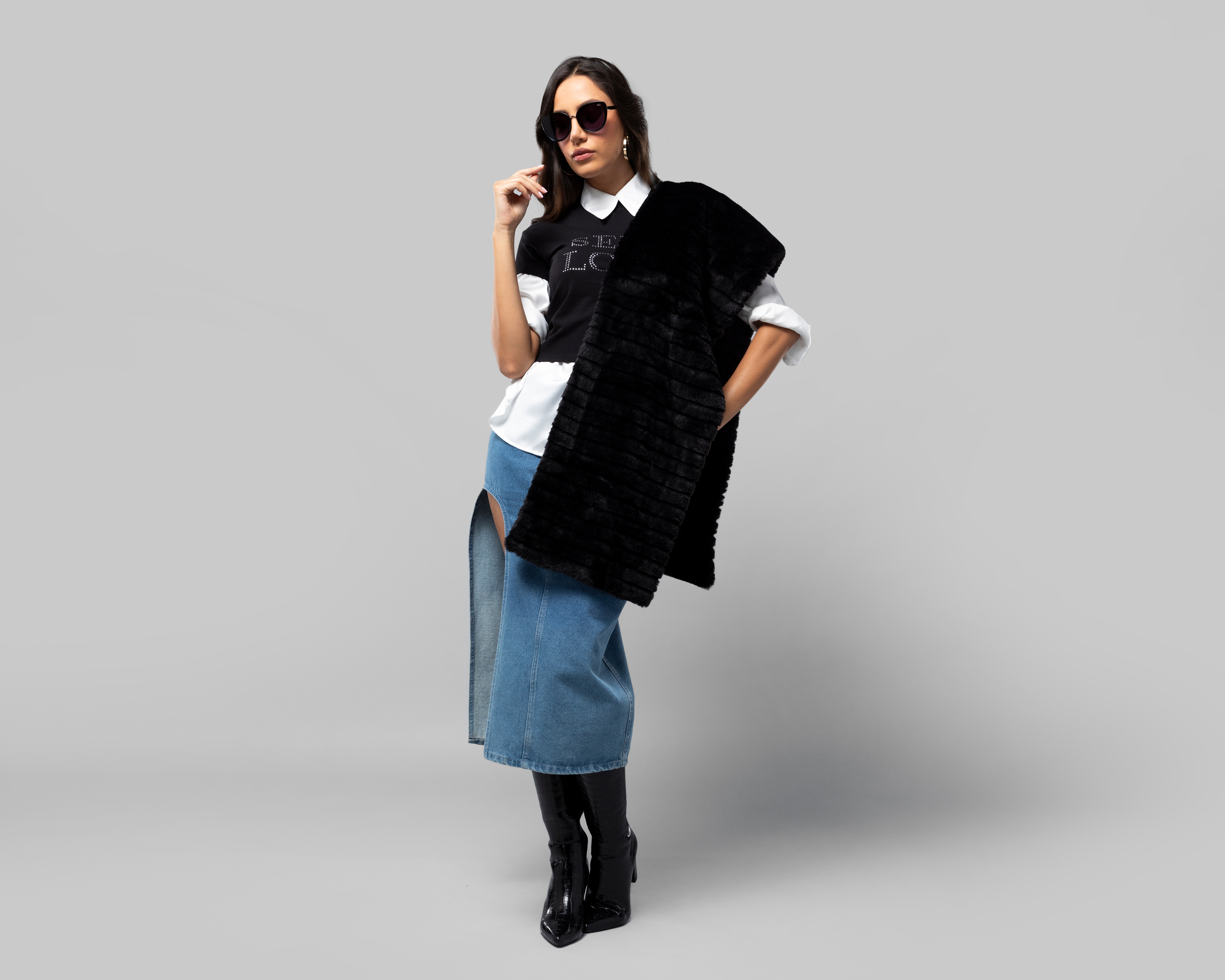 Foto 4 pulgar | Foto 3 | Bufanda Jennifer Lopez para Mujer