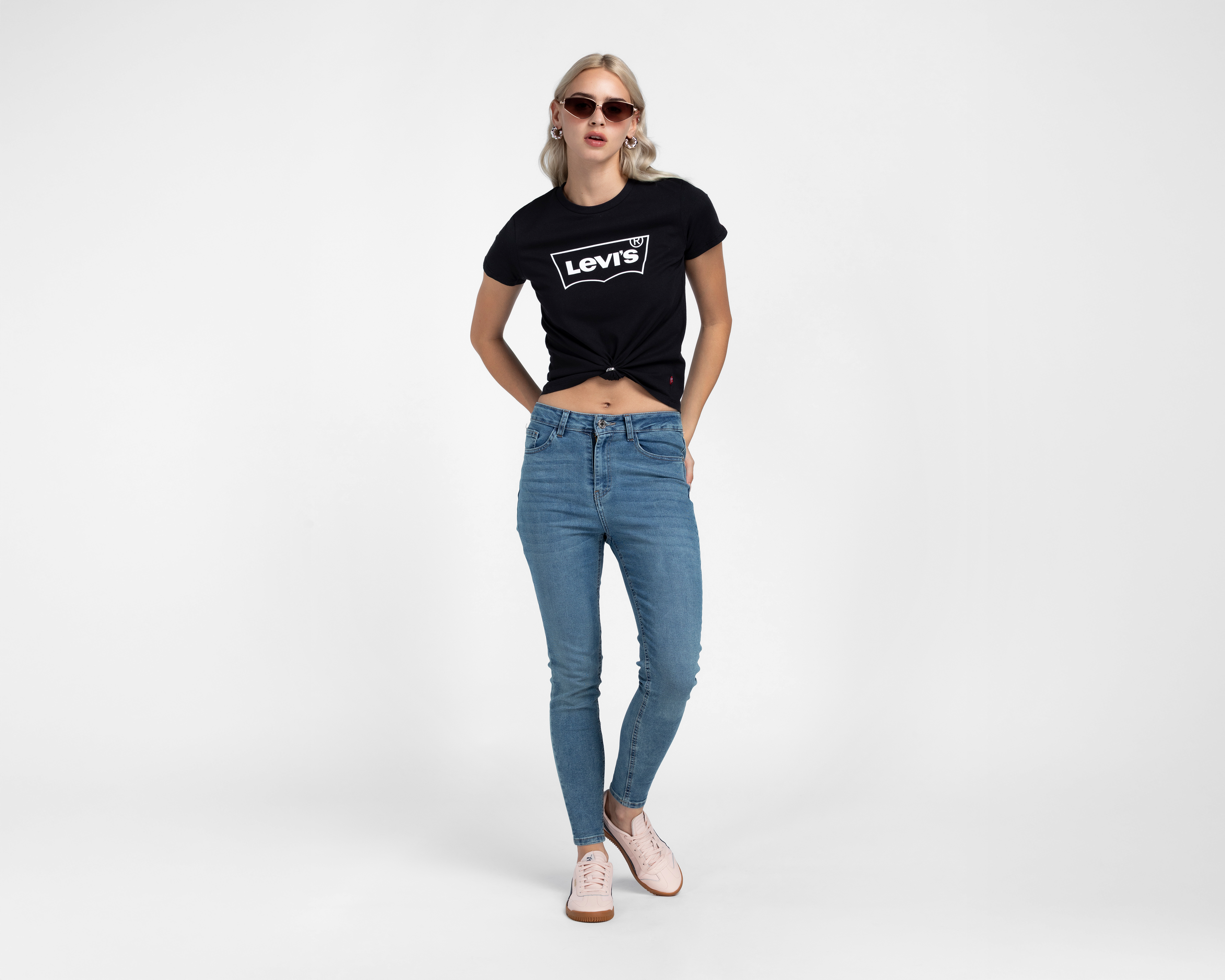 Foto 3 pulgar | Foto 2 | Playera Cuello Redondo Levi's para Mujer