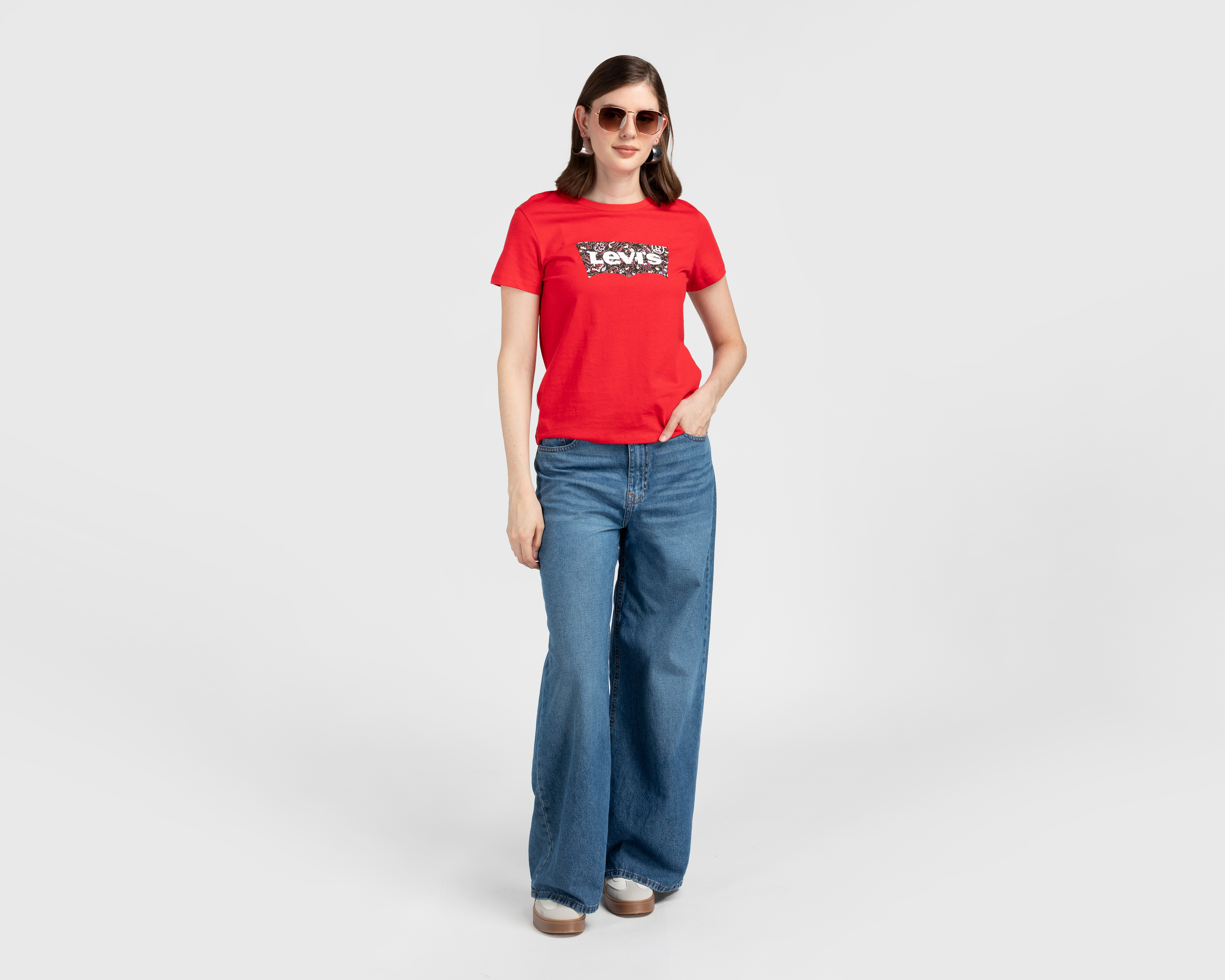 Foto 2 | Foto 2 | Playera Cuello Redondo Roja Levi's para Mujer