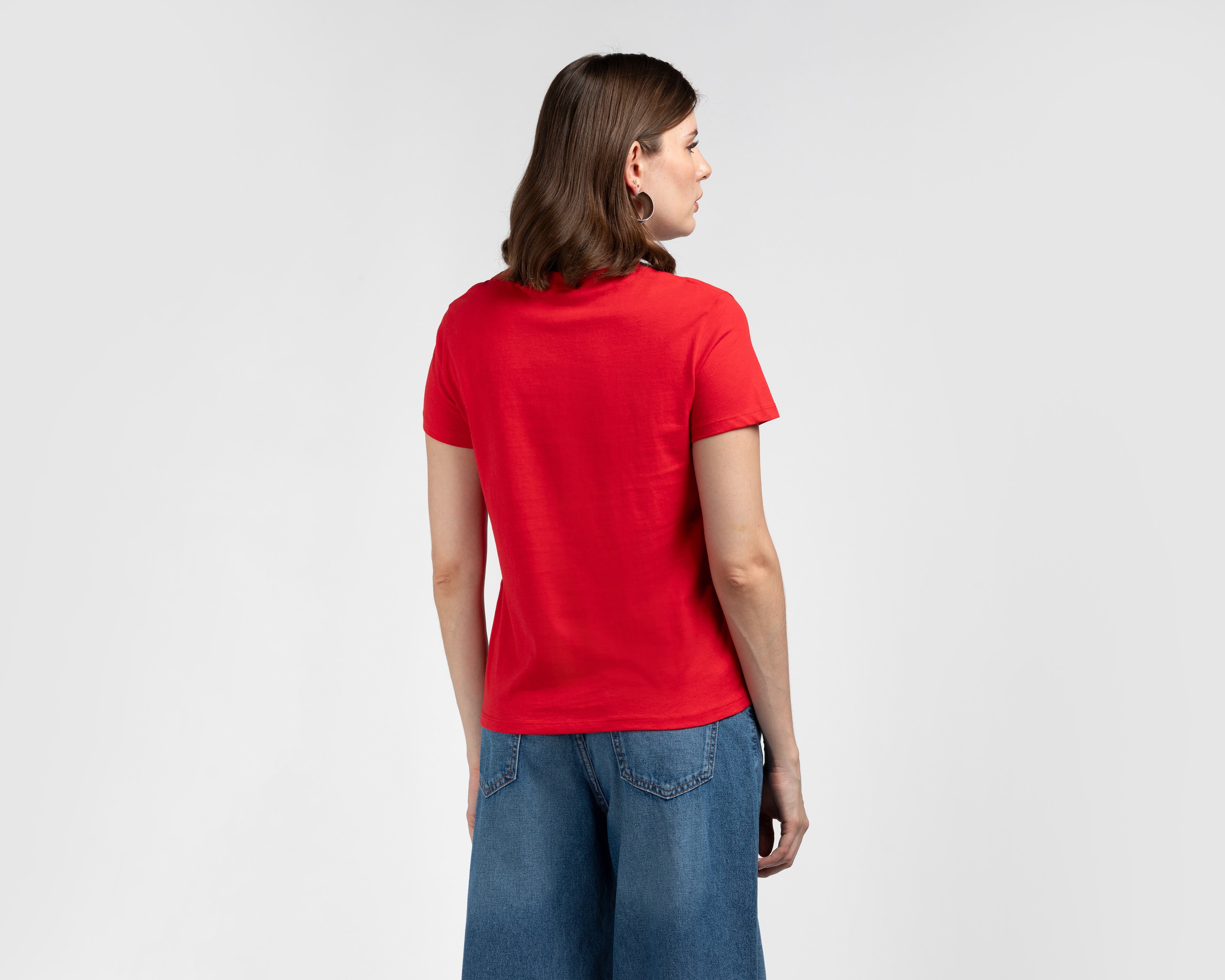 Foto 4 pulgar | Foto 3 | Playera Cuello Redondo Roja Levi's para Mujer