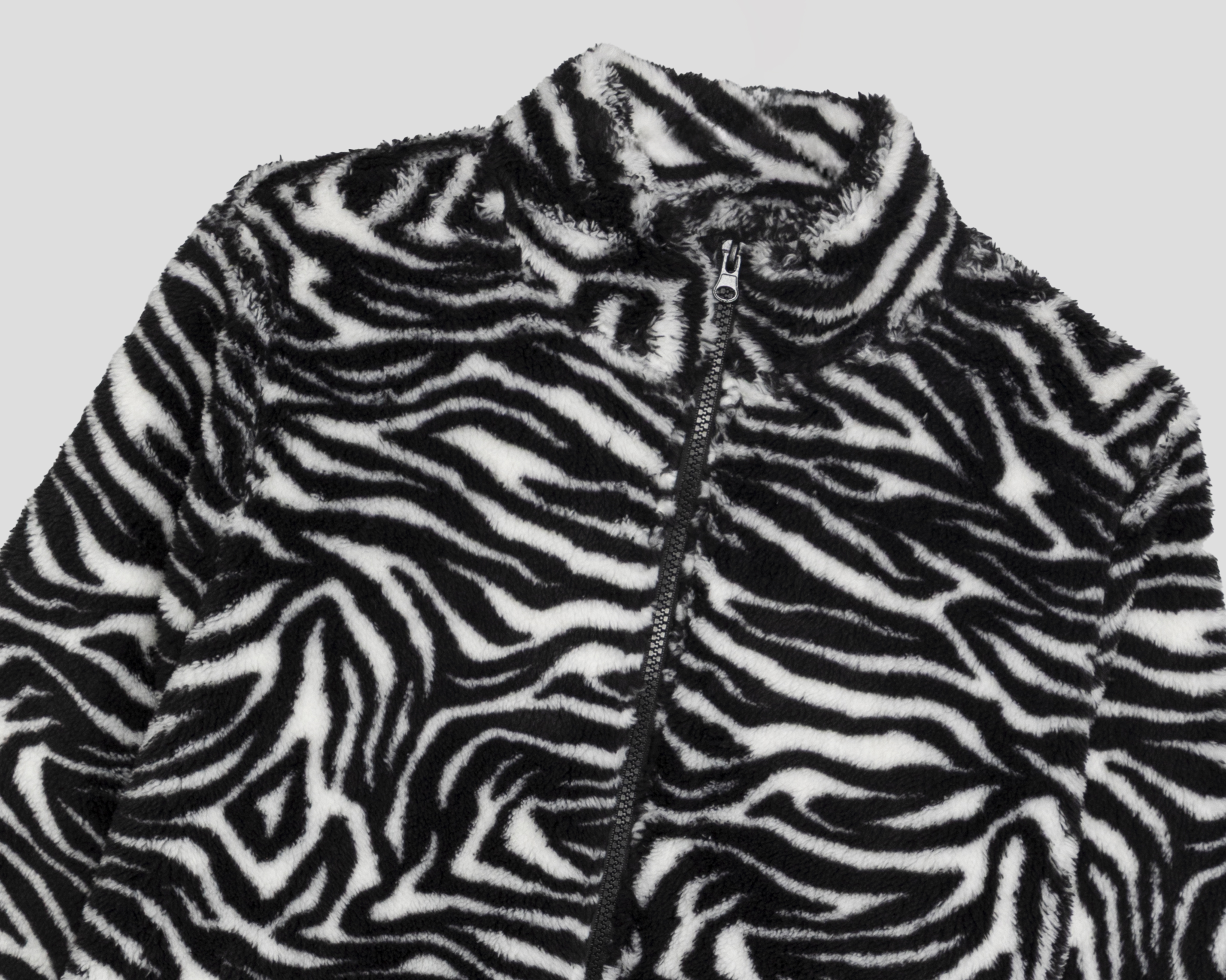 Foto 4 pulgar | Foto 3 | Sudadera Cuello Alto Strona para Mujer