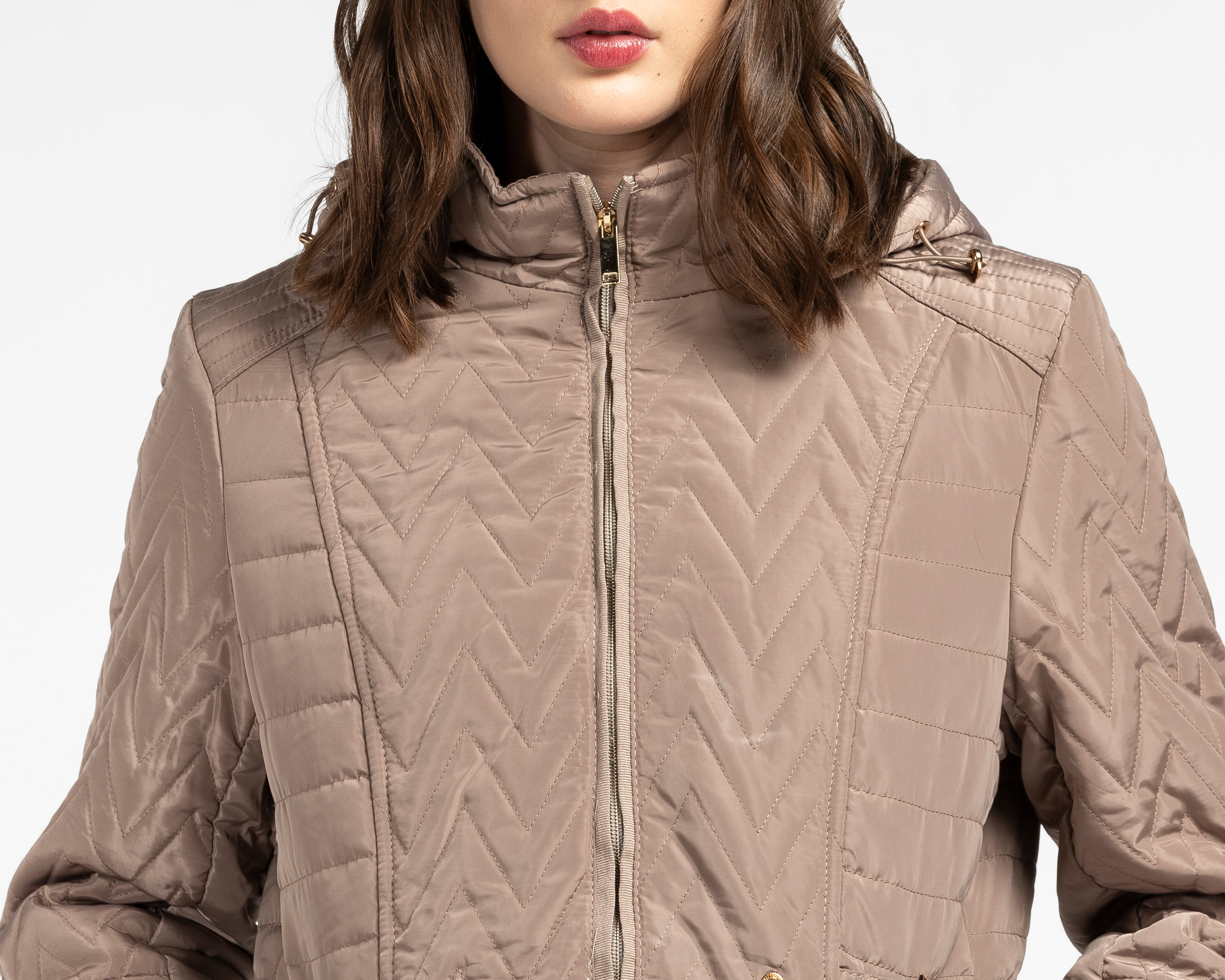 Foto 5 pulgar | Foto 4 | Chamarra Capitonada Sahara para Mujer