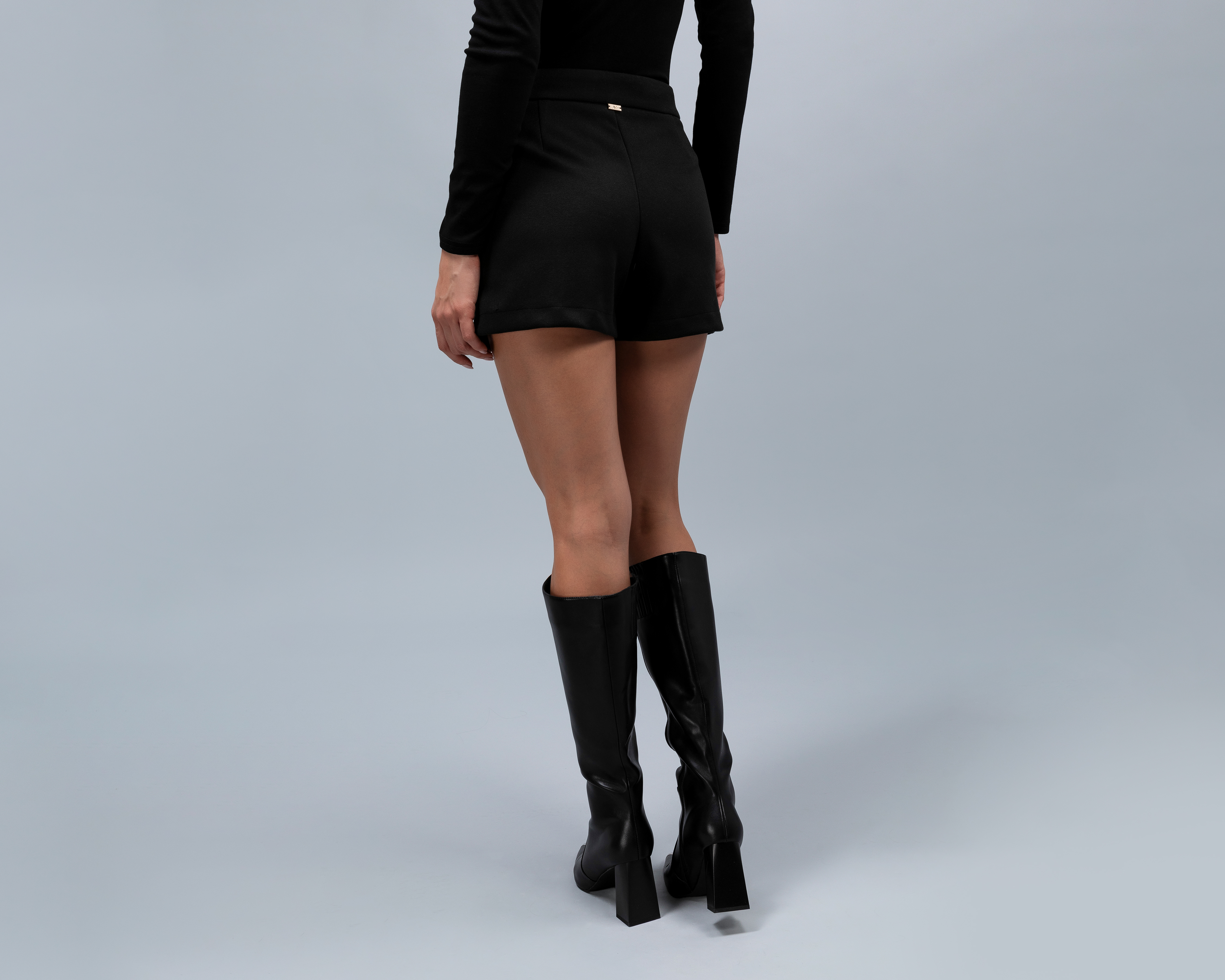 Foto 3 | Foto 3 | Short Falda Jennifer Lopez con Botones para Mujer