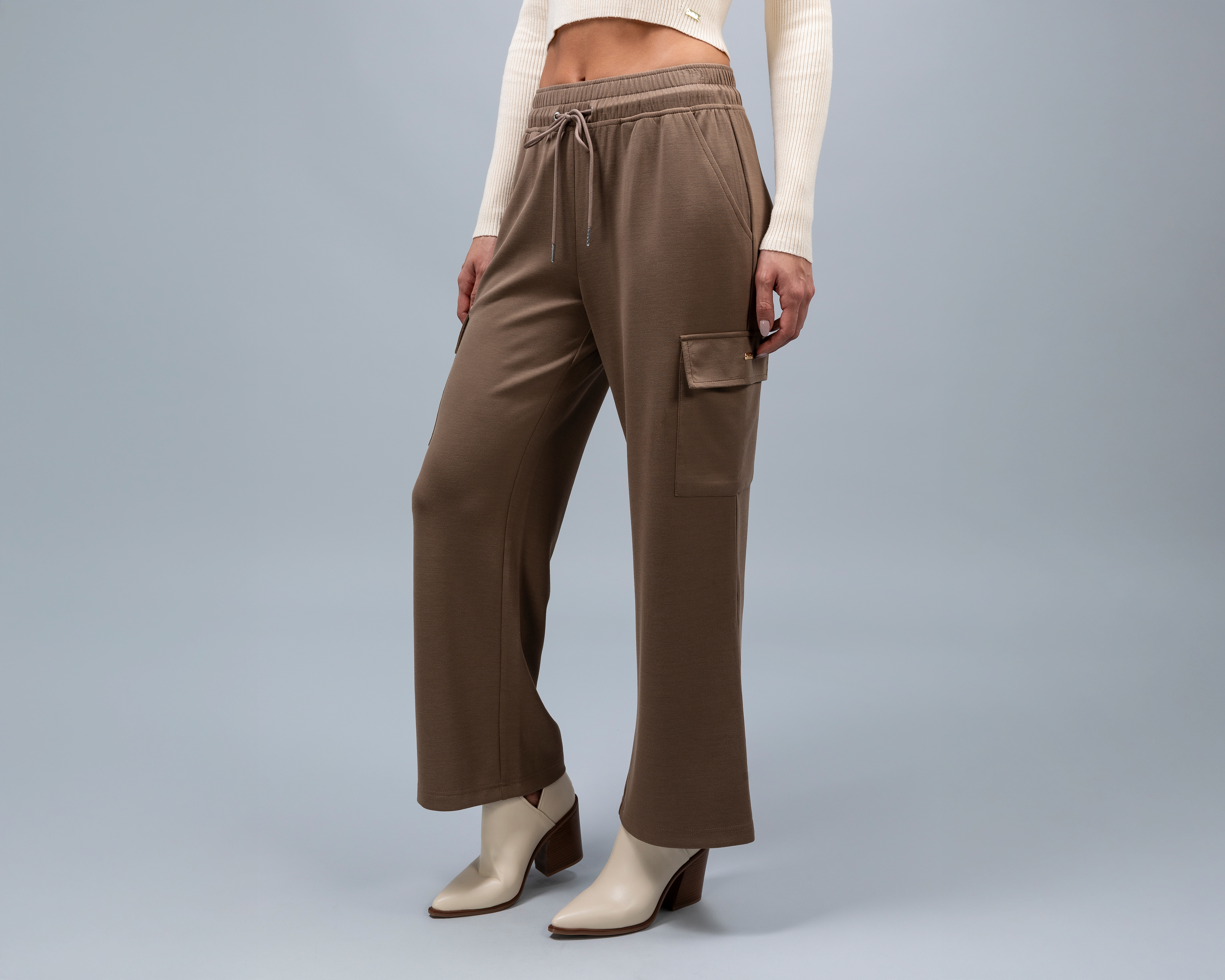 Foto 3 pulgar | Foto 2 | Pantalón Cargo Jennifer Lopez con Jareta para Mujer