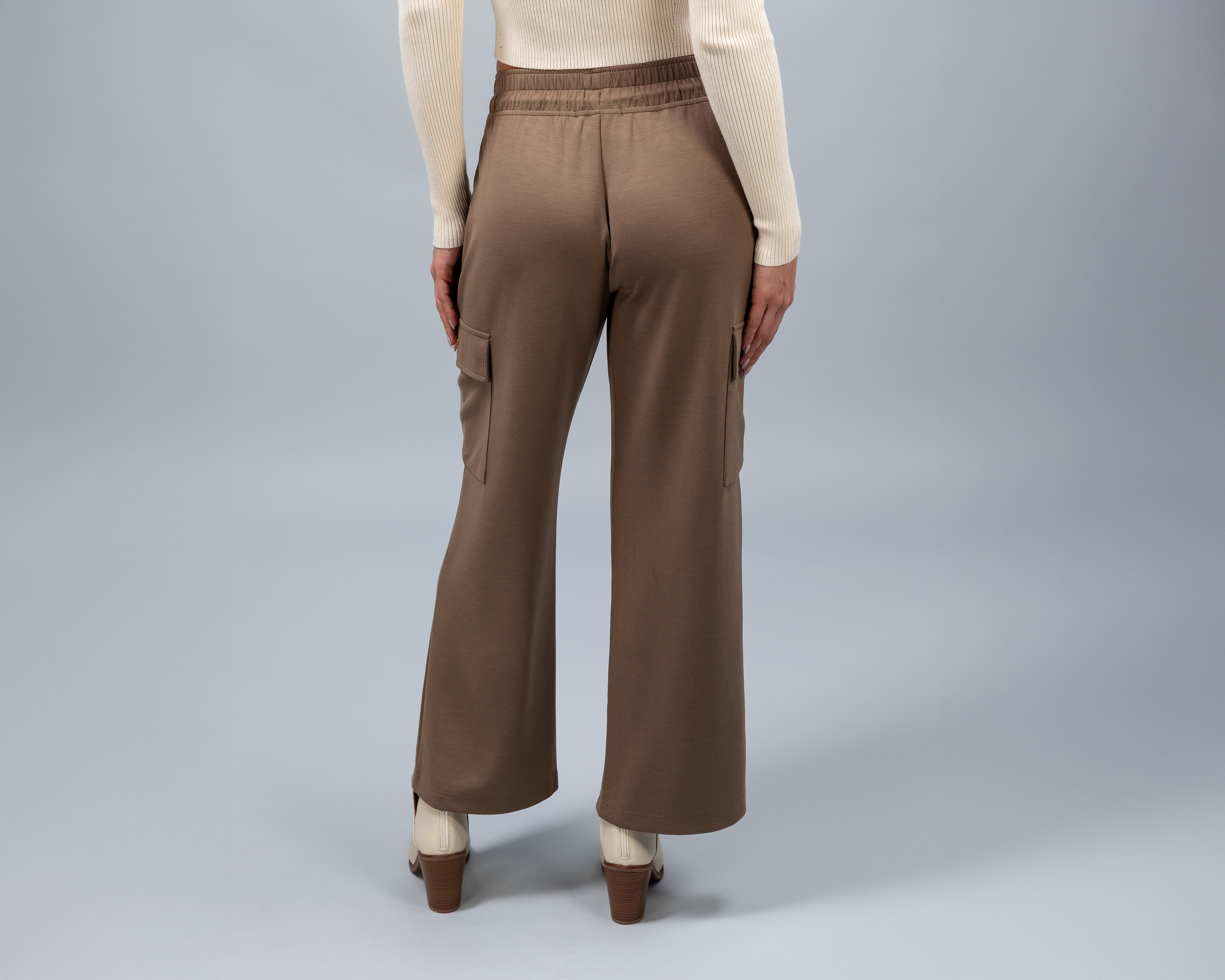 Foto 4 pulgar | Foto 3 | Pantalón Cargo Jennifer Lopez con Jareta para Mujer