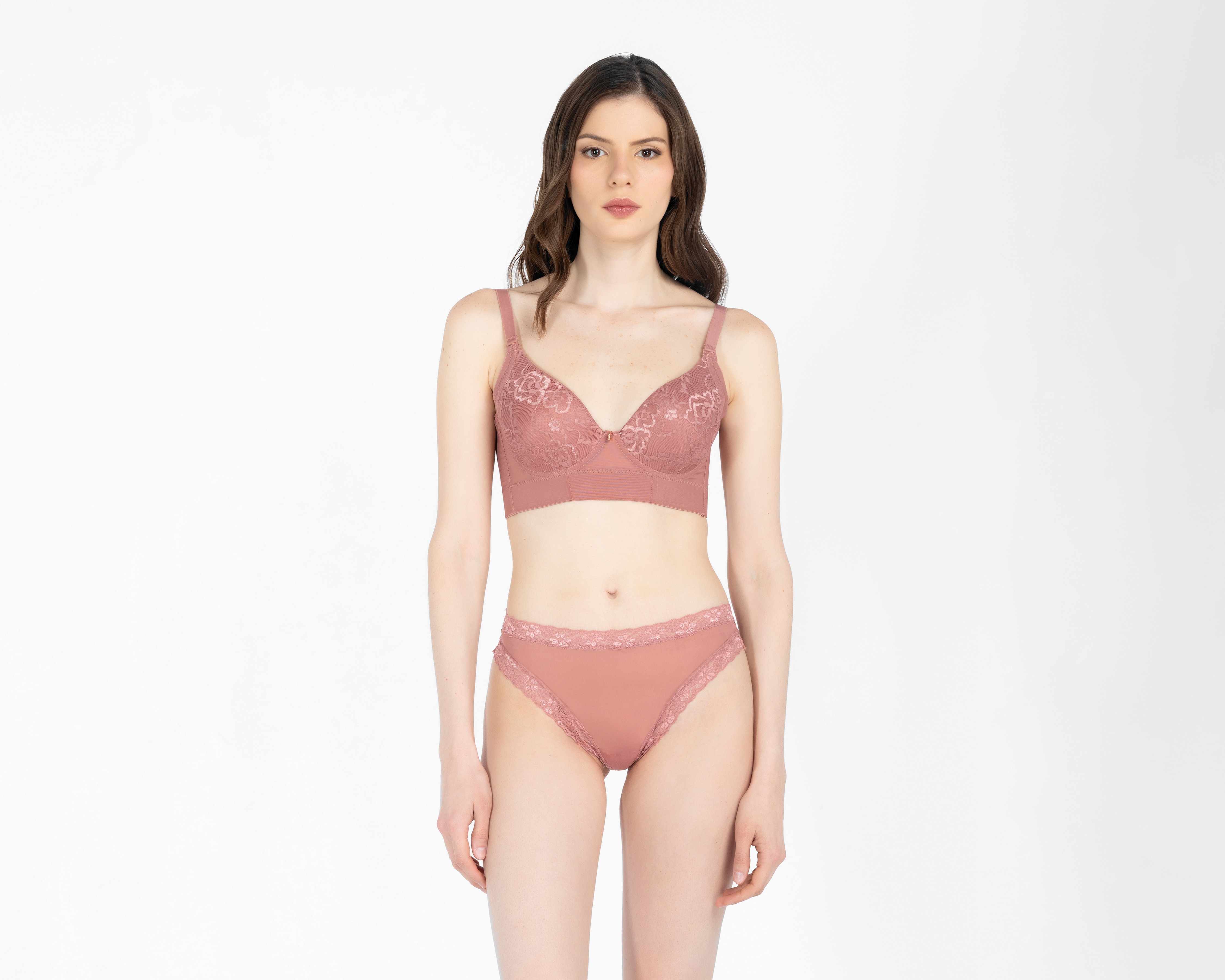 Coordinado de Encaje Copa Completa Eva tu Estilo Íntimo