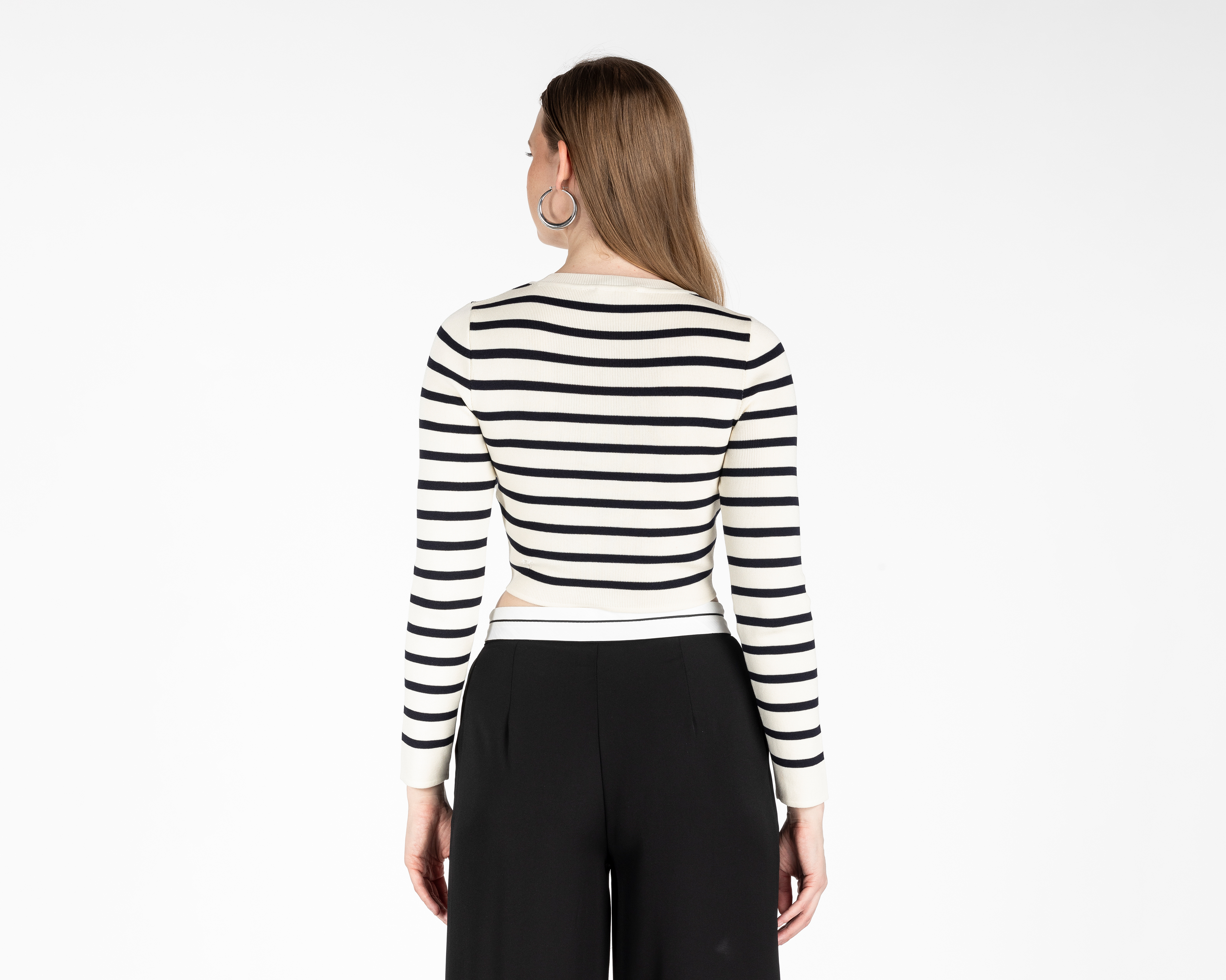 Foto 4 pulgar | Foto 3 | Playera Manga Larga Jennifer Lopez para Mujer