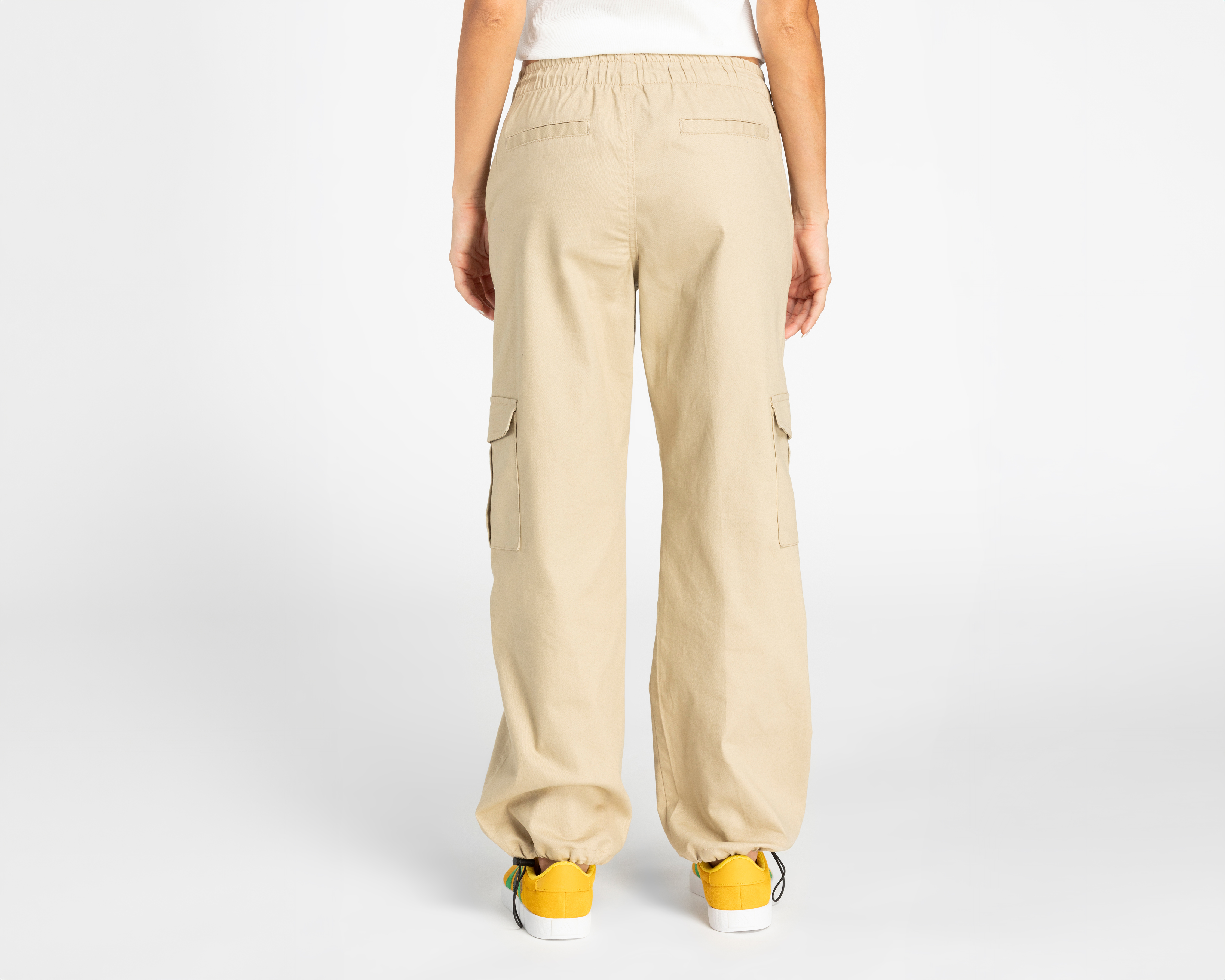 Foto 4 pulgar | Foto 3 | Pantalón Cargo Refill Caqui para Mujer