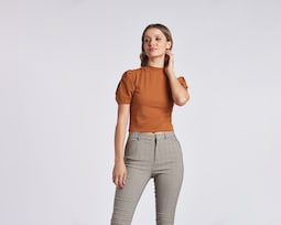 Crop Top Jennifer Lopez Manga Corta