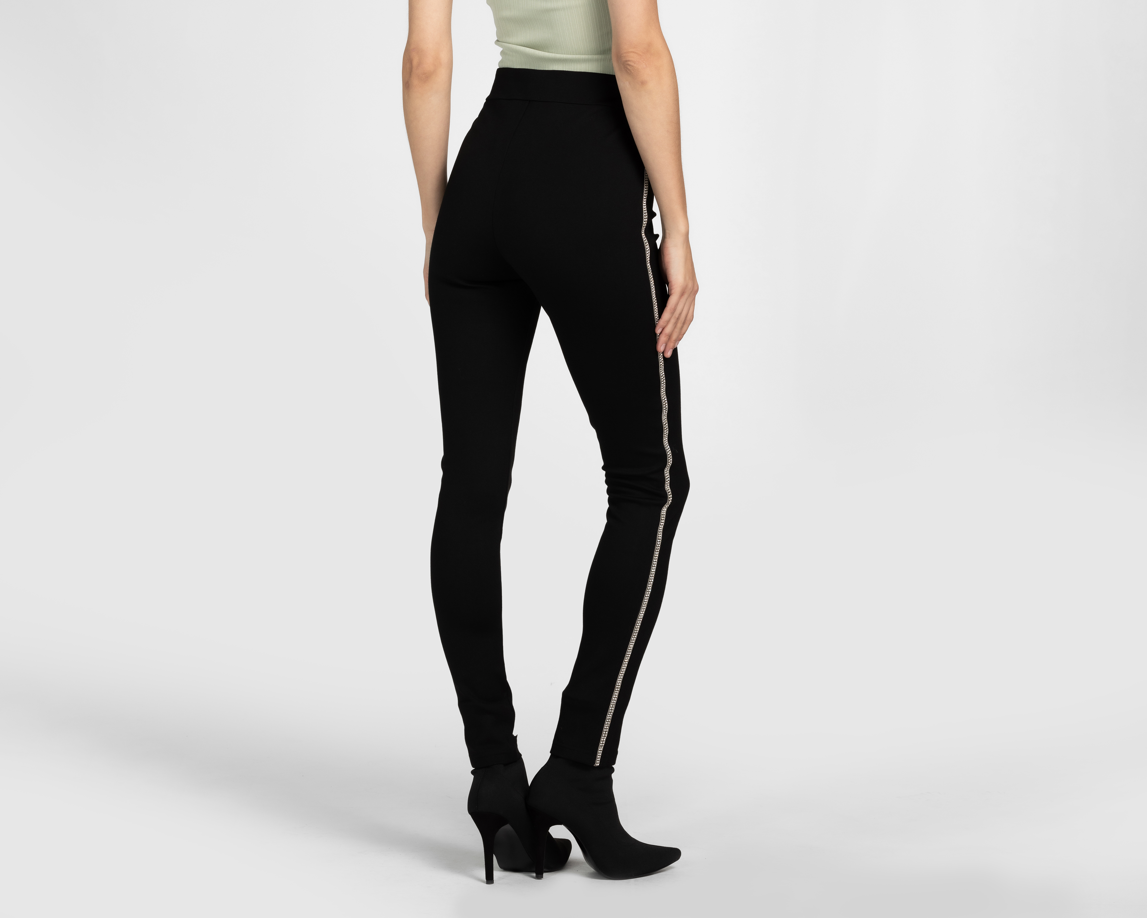 Foto 4 pulgar | Foto 3 | Leggings Negros Bebe para Mujer