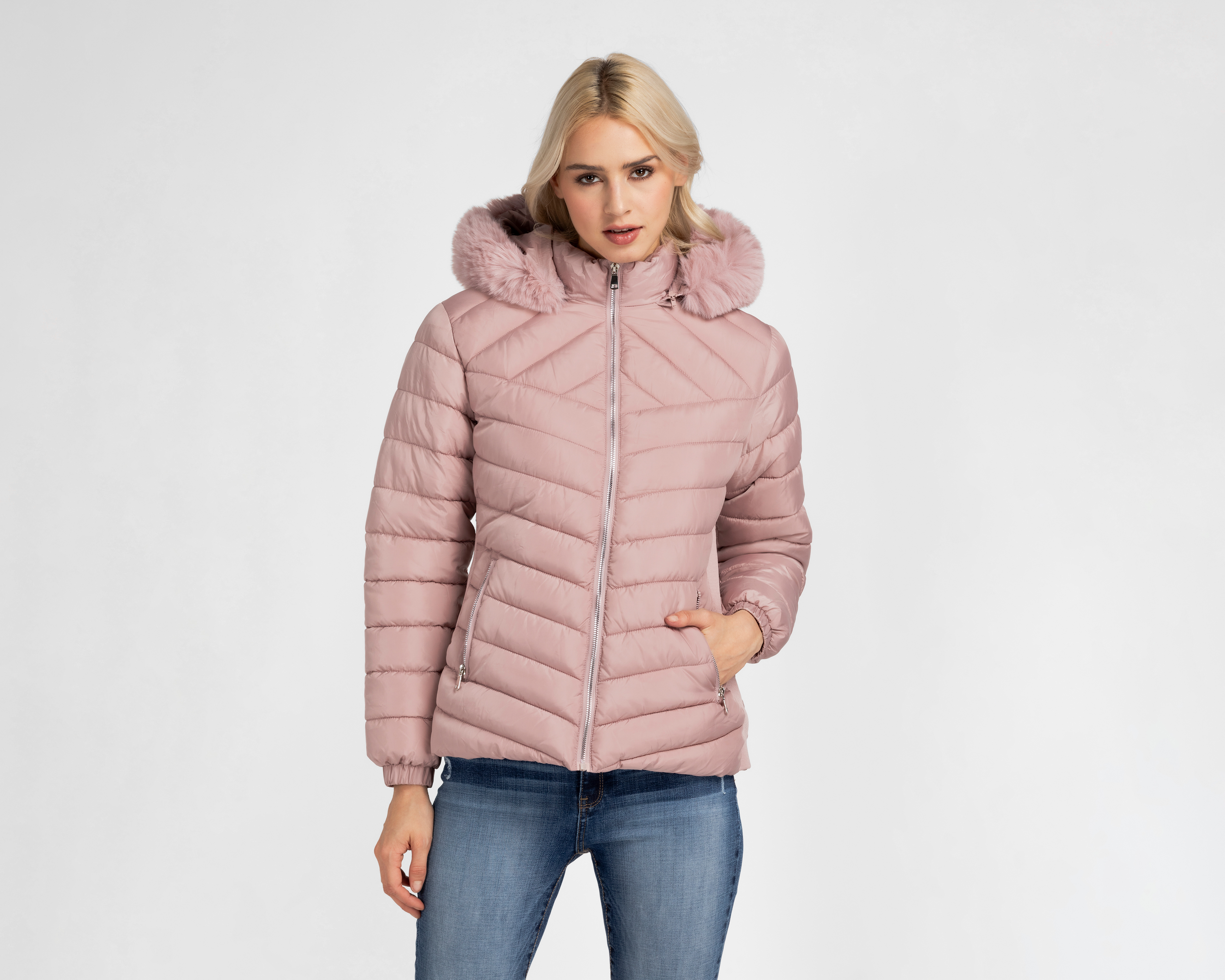 Chamarra con Capucha Desmontable 18 Forever para Mujer